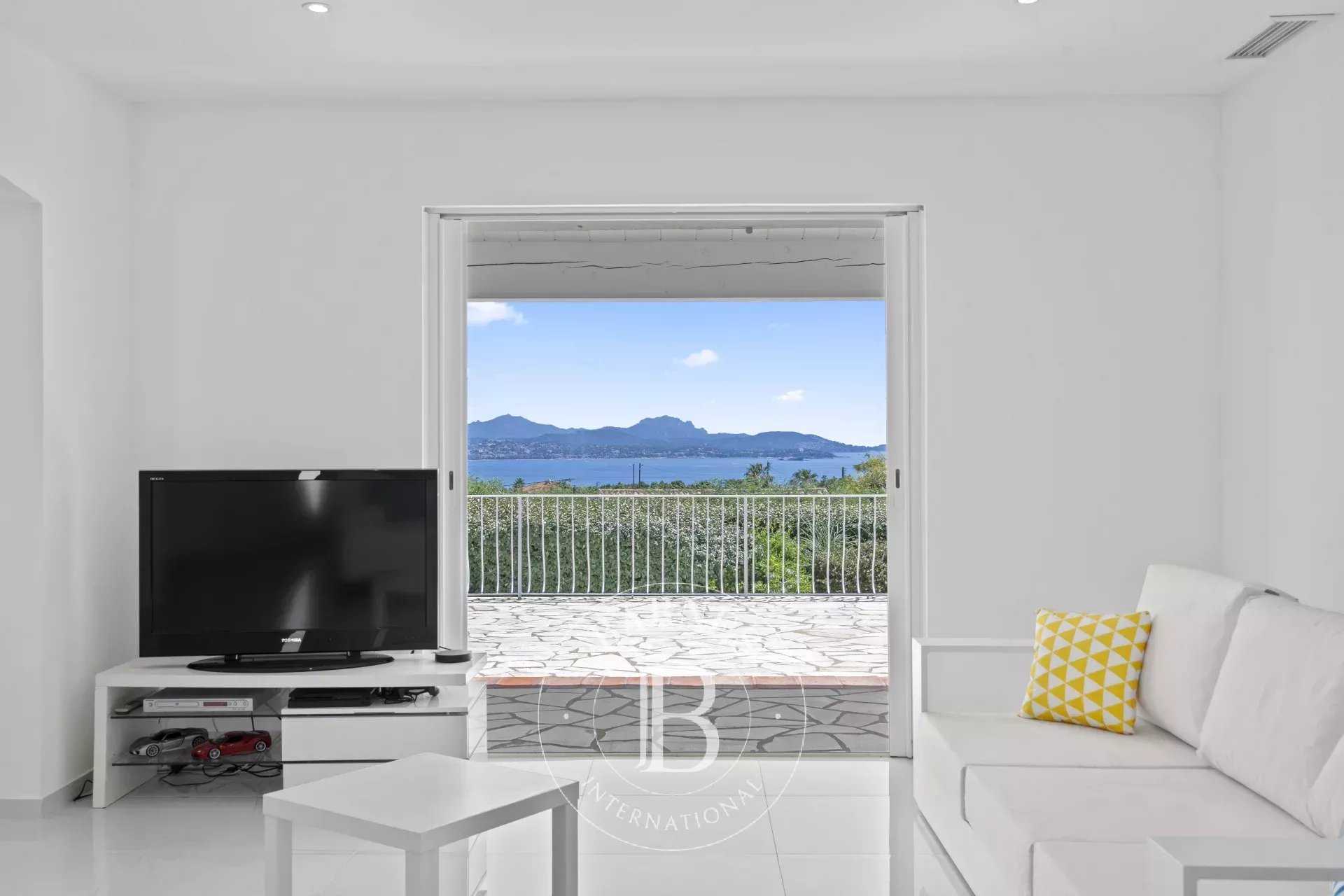 Villa Saint Aygulf  -  ref 86018479 (picture 3)