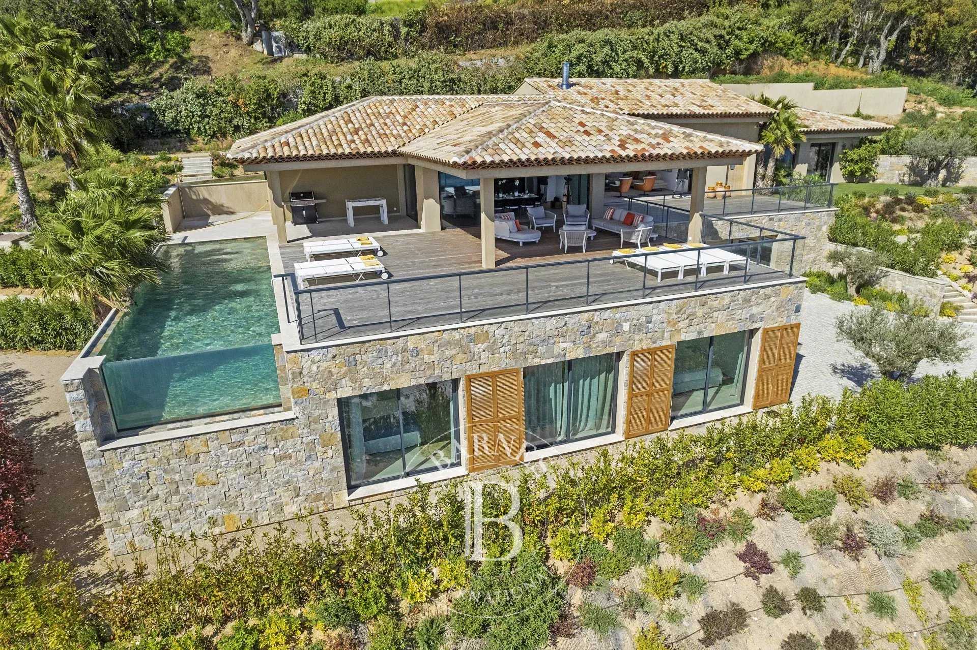 Villa Grimaud  -  ref 84617627 (picture 1)