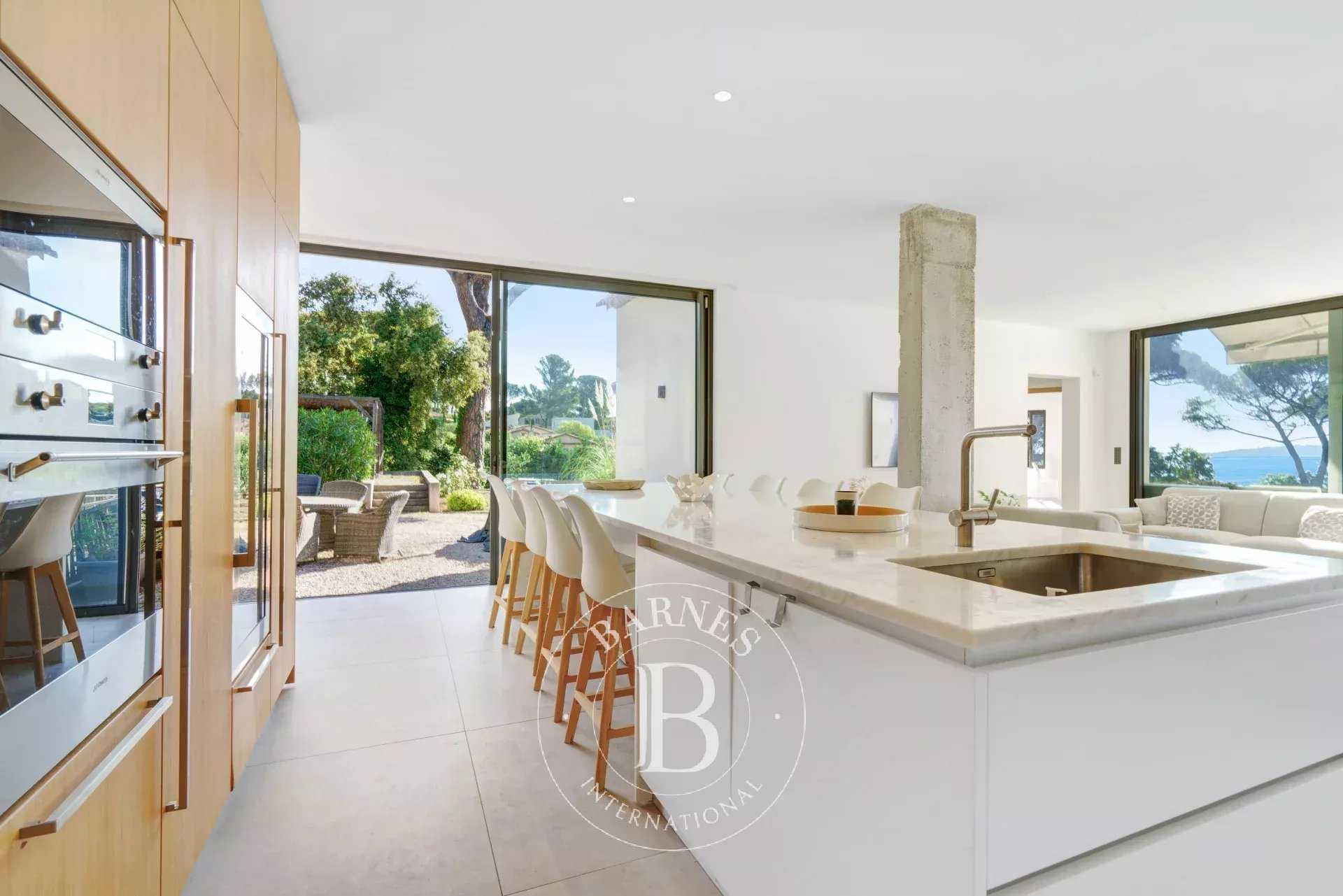 Villa Grimaud  -  ref 85418698 (picture 3)