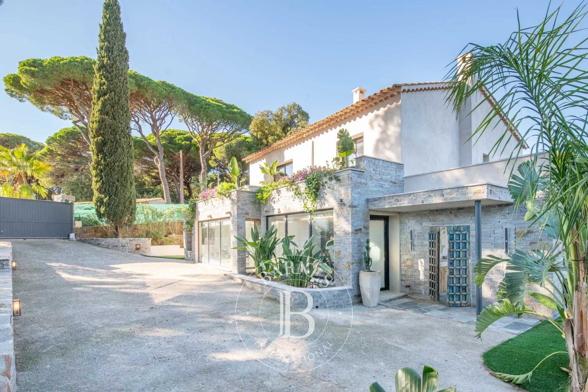 Villa Grimaud  -  ref 83511108 (picture 1)