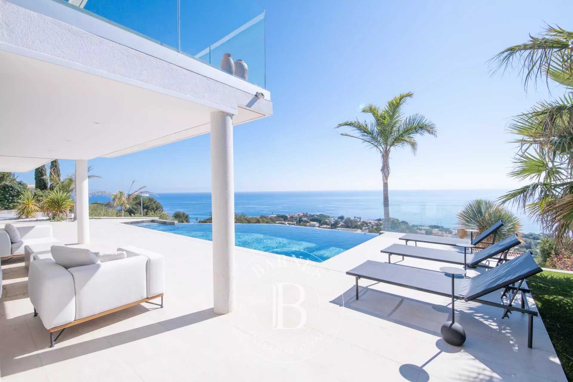 Villa Les Issambres  -  ref 82312633 (picture 1)