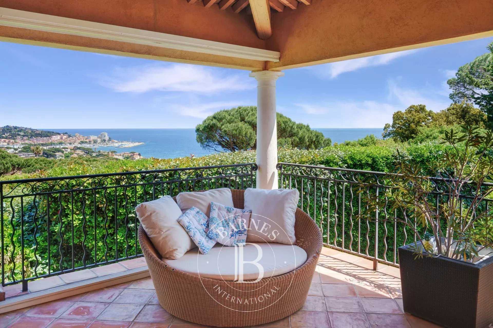 Villa Sainte-Maxime  -  ref 85960290 (picture 2)