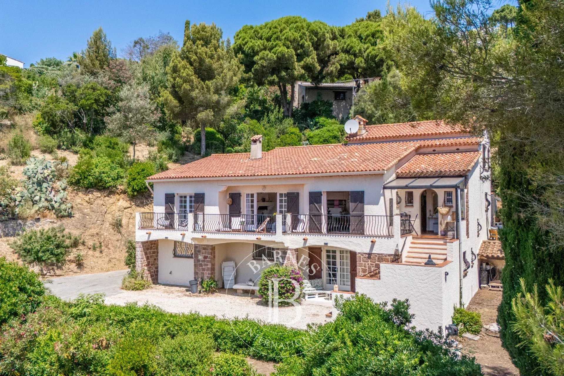 Villa Les Issambres  -  ref 85993496 (picture 3)