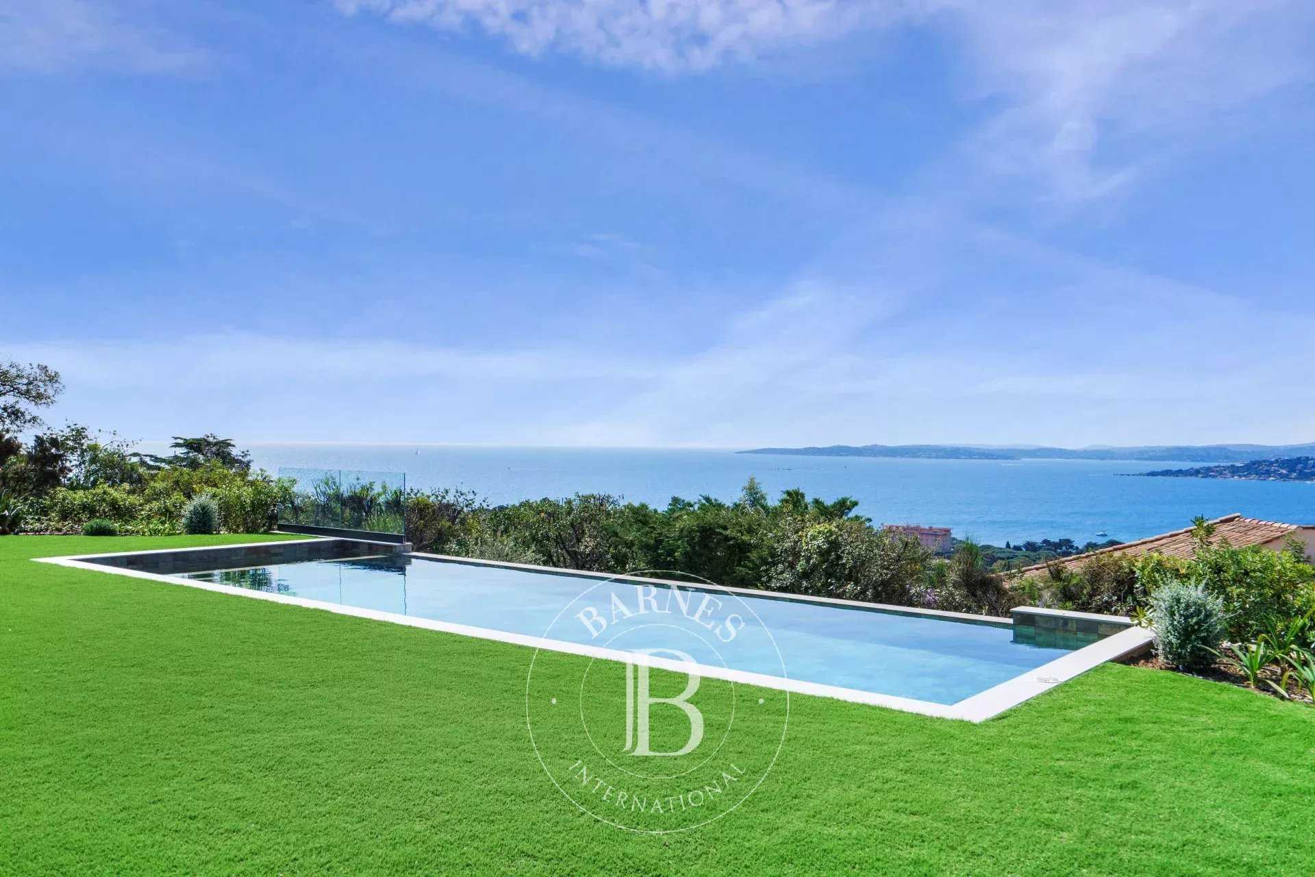 Villa Sainte-Maxime  -  ref 85792282 (picture 1)