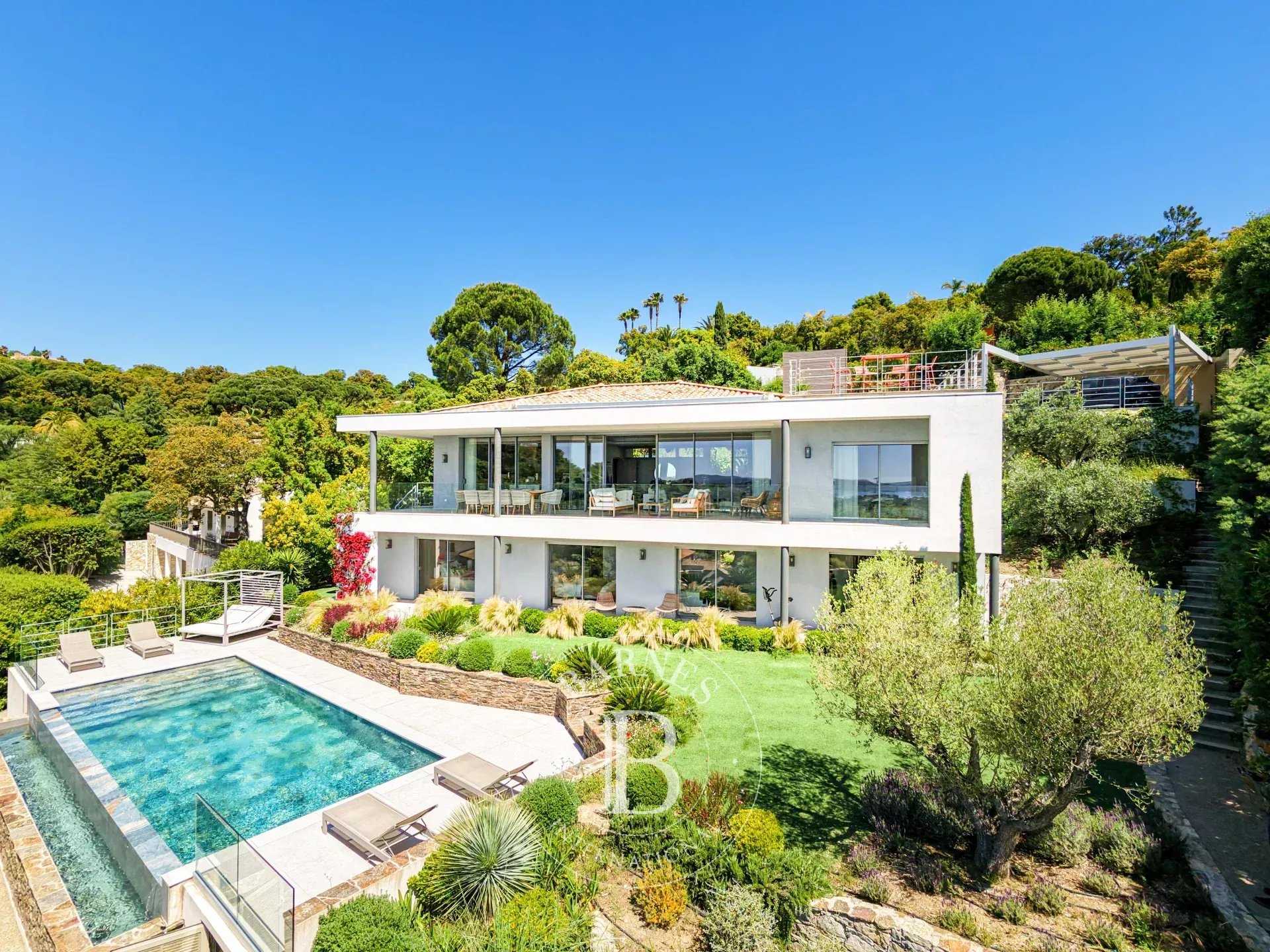 Villa Sainte-Maxime  -  ref 85785341 (picture 1)