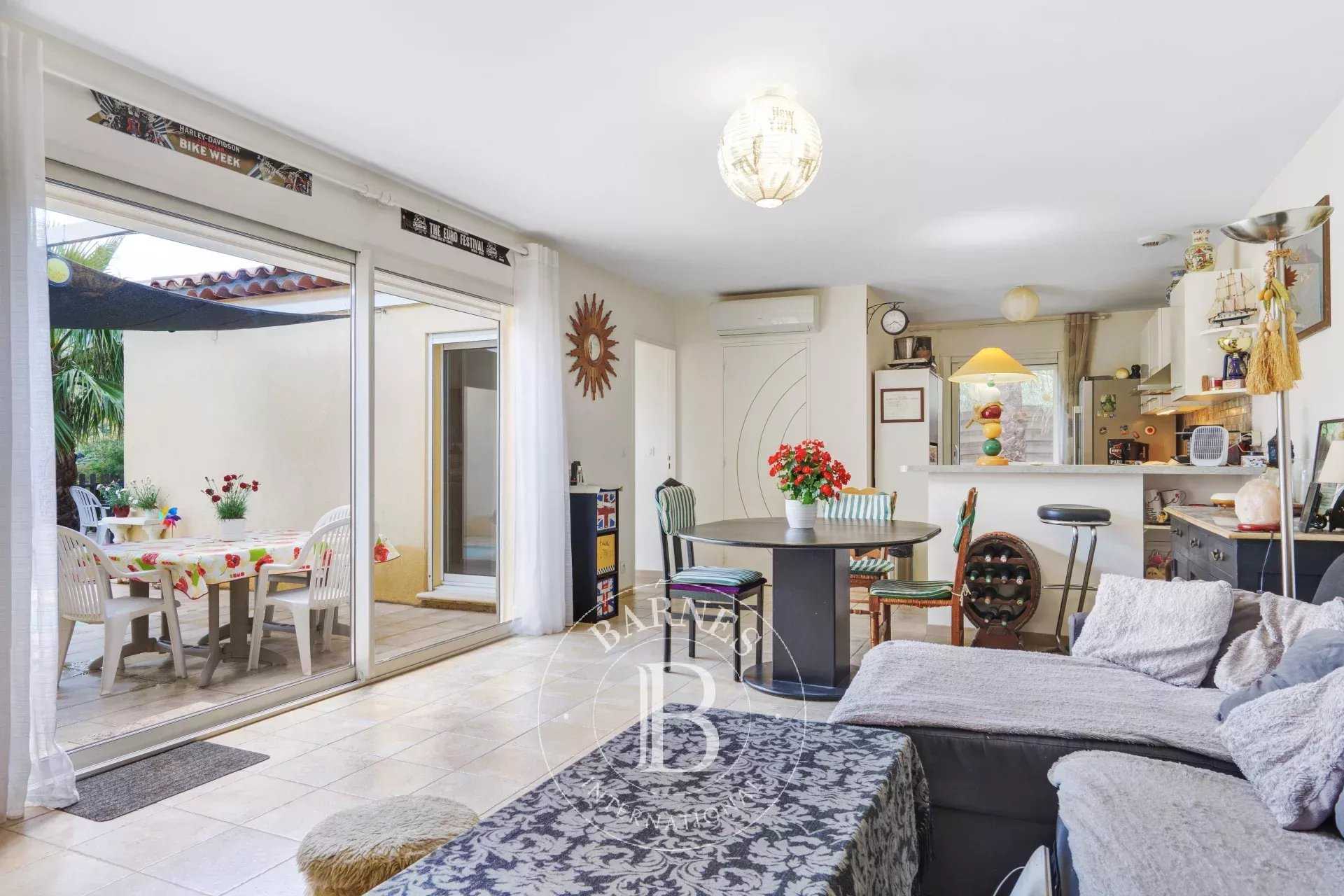 Villa Sainte-Maxime  -  ref 85898489 (picture 3)
