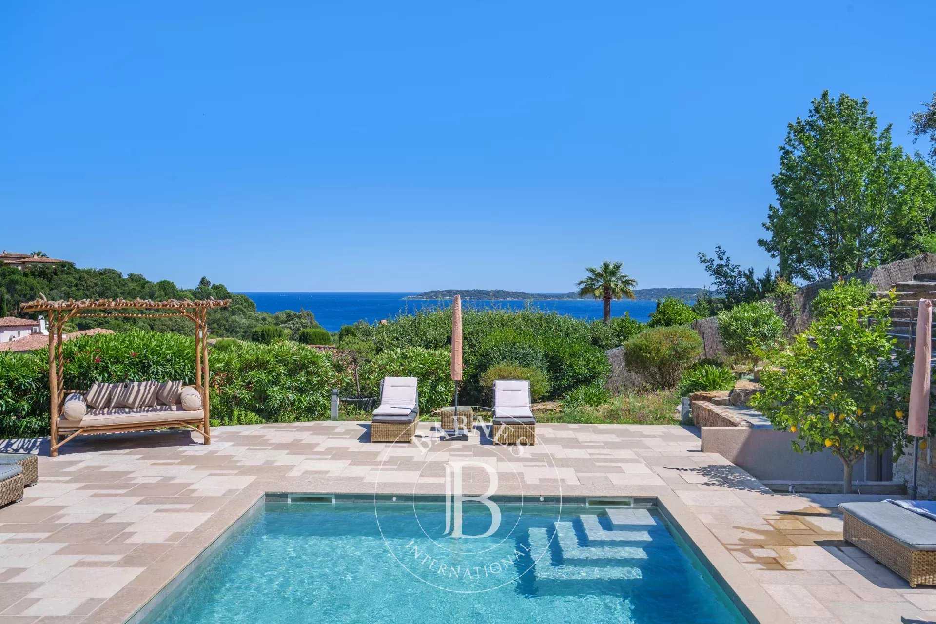 Villa Sainte-Maxime  -  ref 84765613 (picture 1)