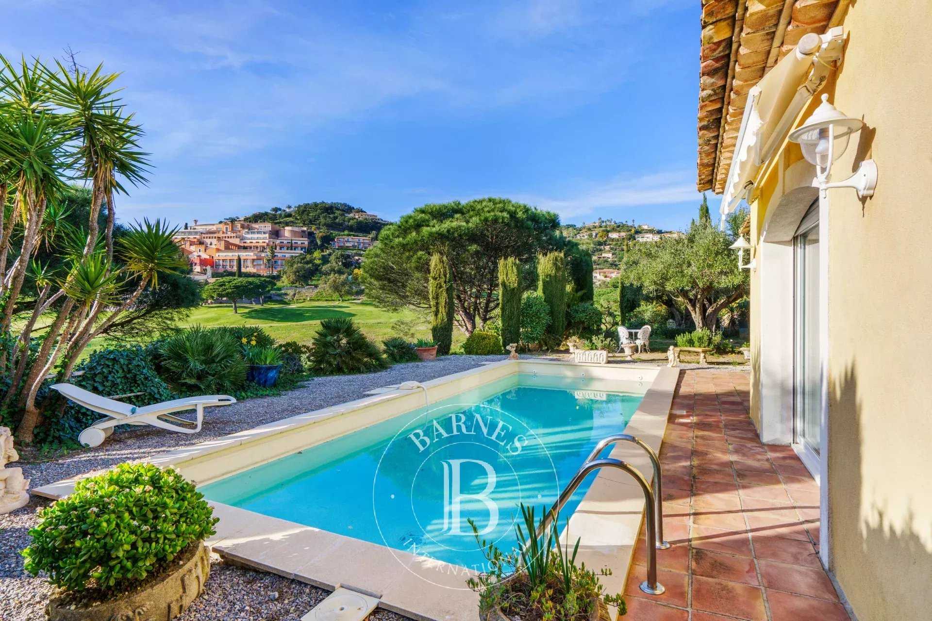 Villa Sainte-Maxime  -  ref 85676700 (picture 3)