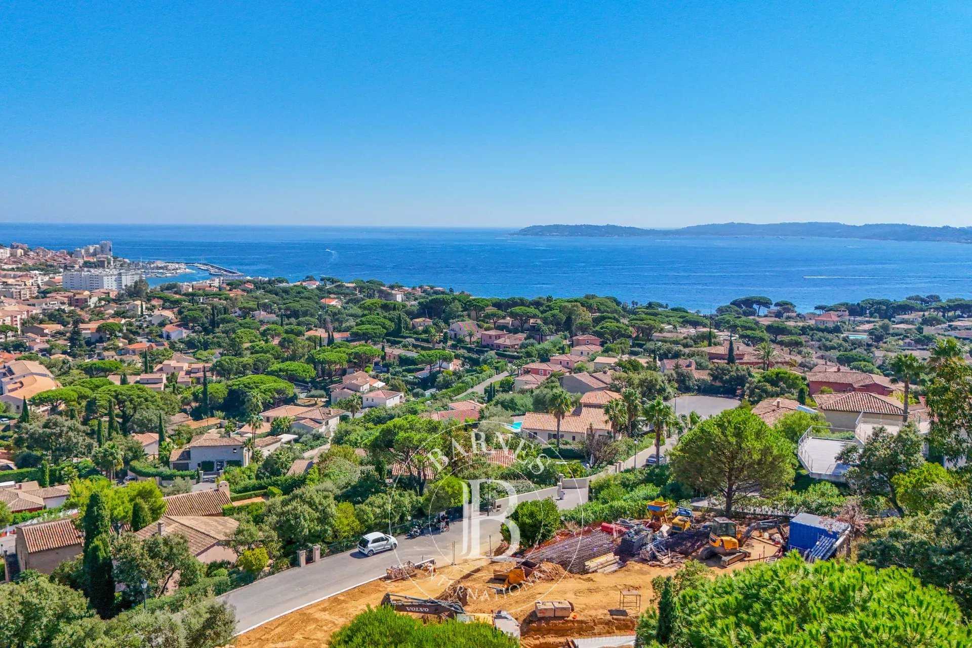 Villa Sainte-Maxime  -  ref 85822711 (picture 1)