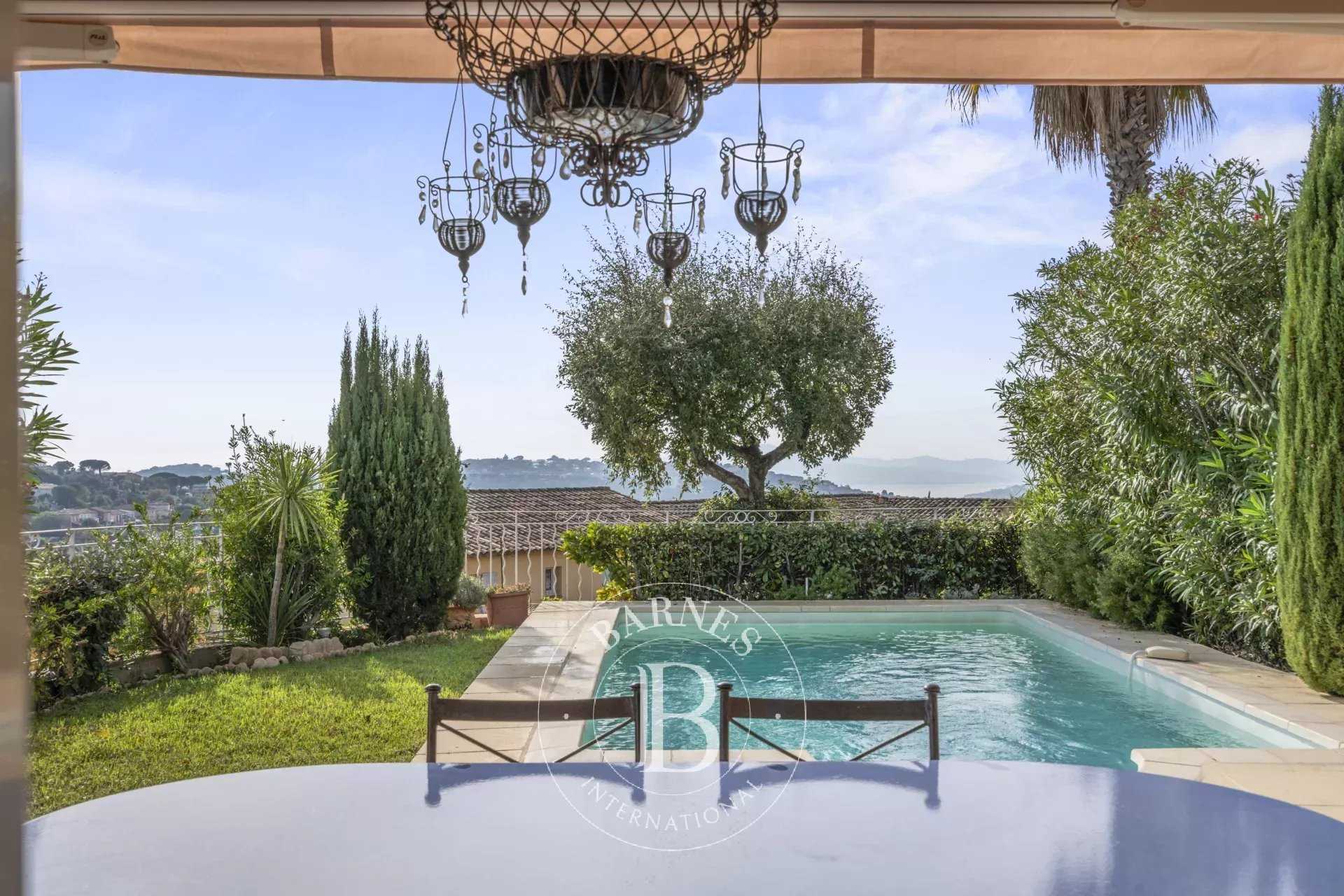 Villa Sainte-Maxime  -  ref 86421054 (picture 2)