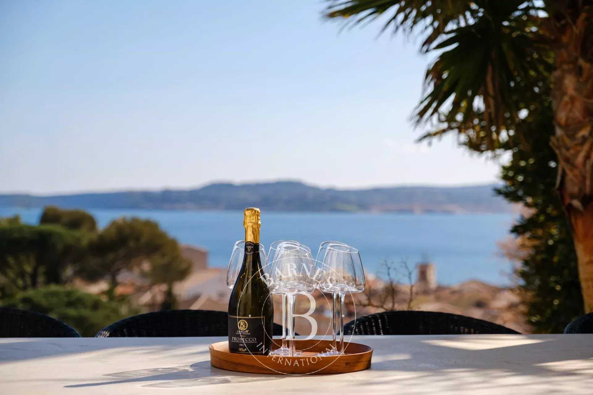 Villa Sainte-Maxime  -  ref 86806807 (picture 2)