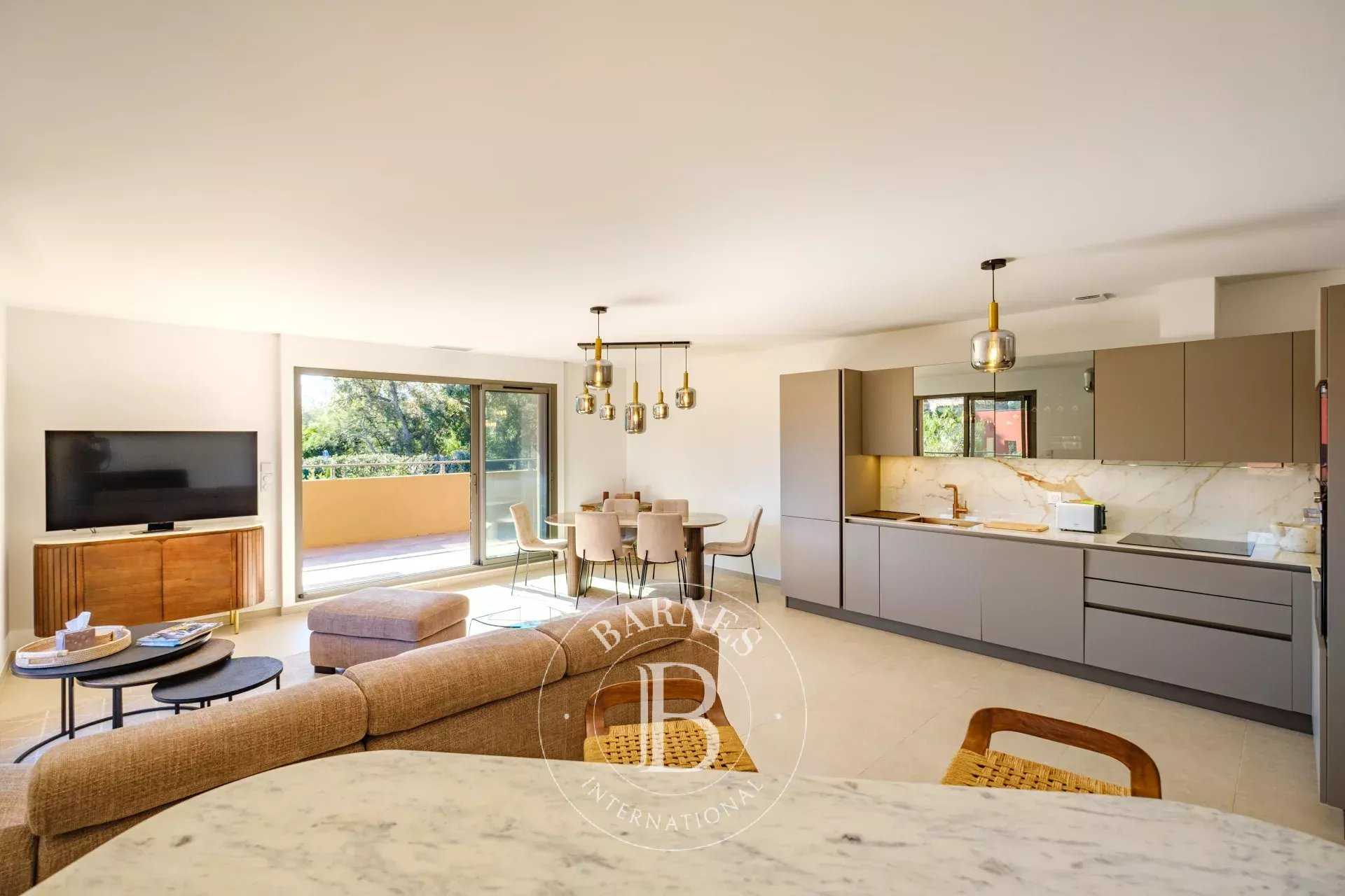 Appartement Grimaud  -  ref 85250579 (picture 1)