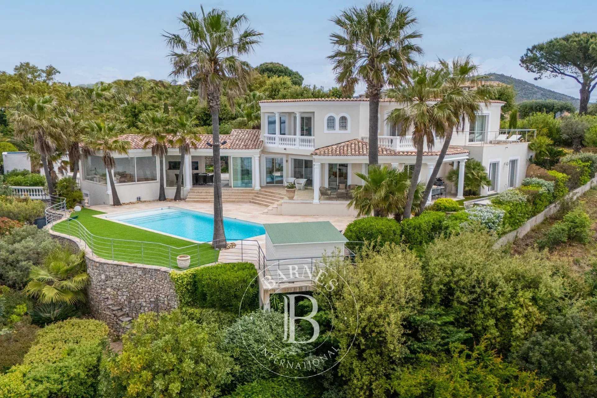 Villa Sainte-Maxime  -  ref 85934026 (picture 1)