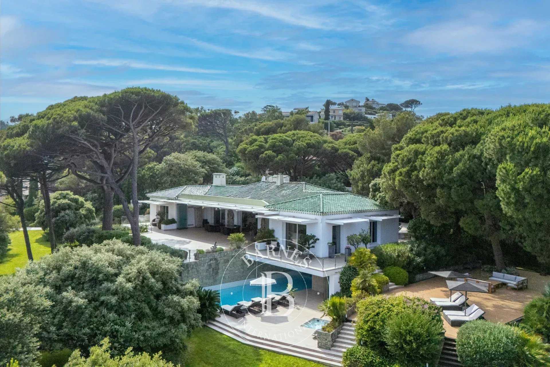 Villa Sainte-Maxime  -  ref 86018434 (picture 1)