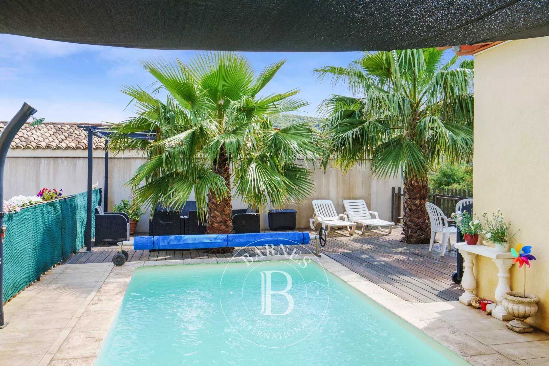Villa Sainte-Maxime  -  ref 85898489 (picture 1)