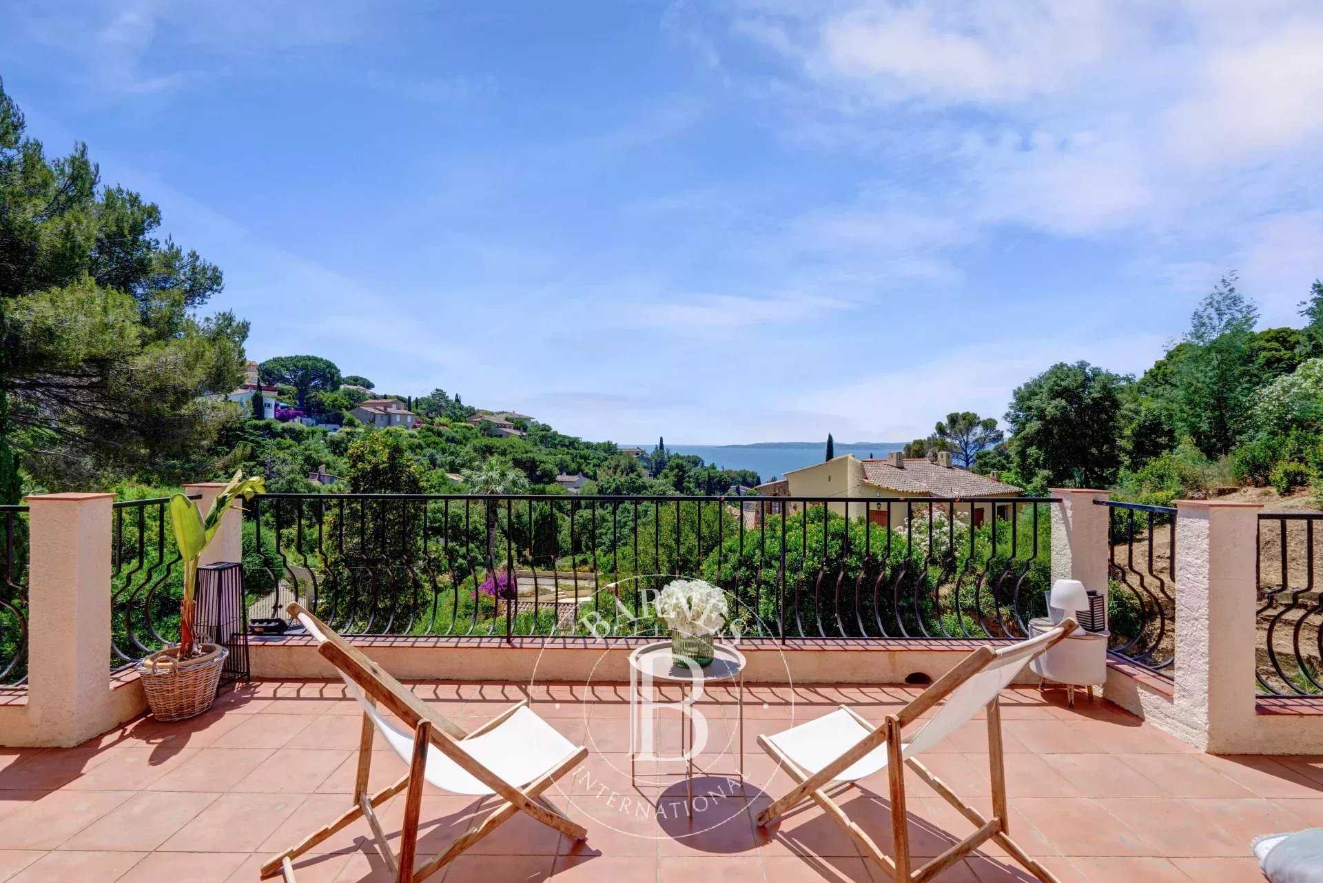 Villa Les Issambres  -  ref 85993496 (picture 1)