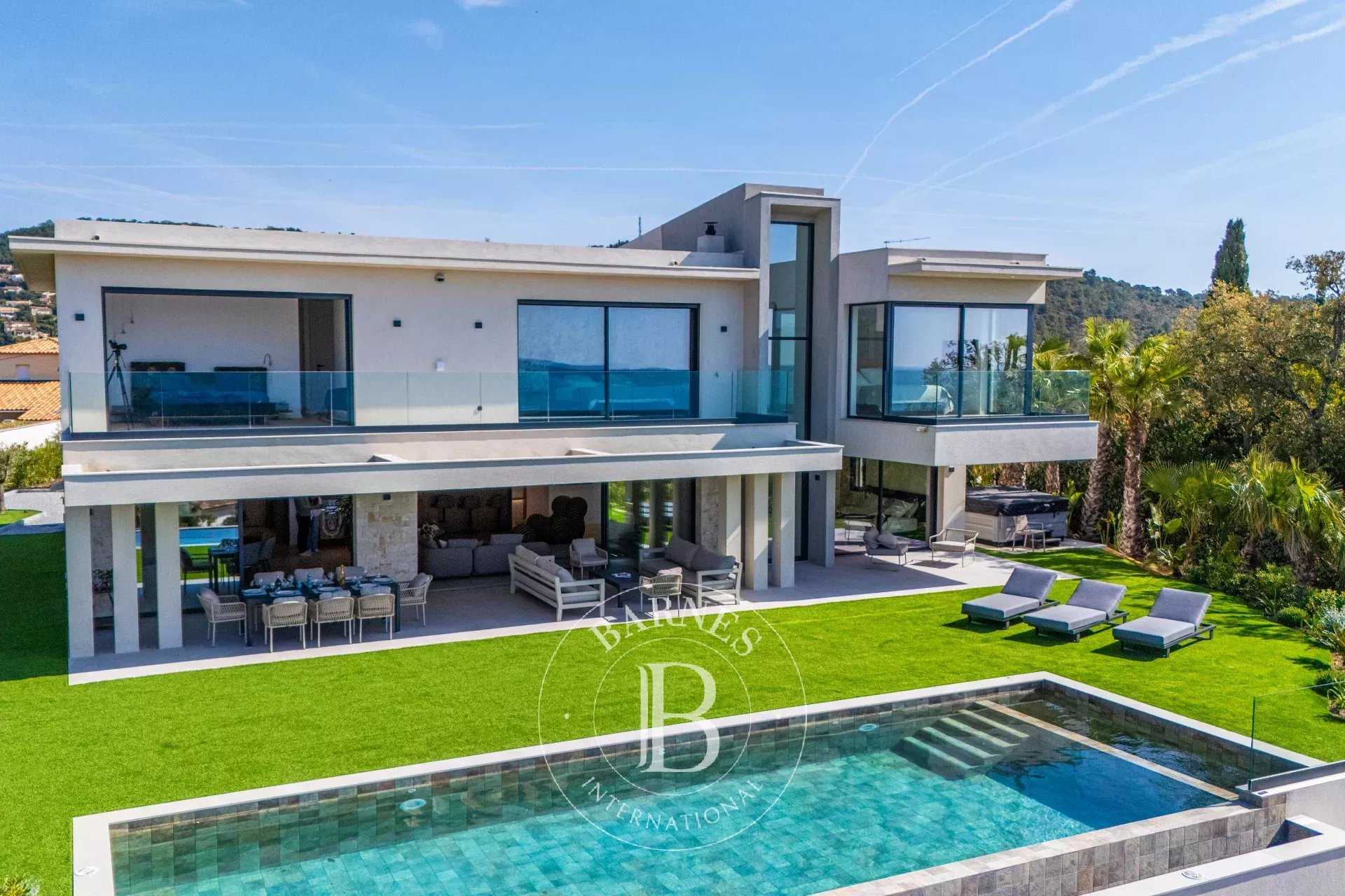 Villa Sainte-Maxime  -  ref 85792282 (picture 1)