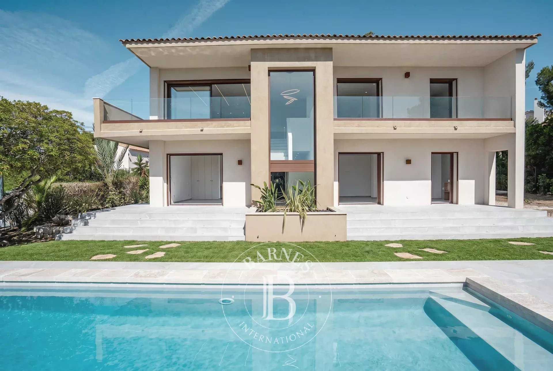 Roquebrune-sur-Argens  - Villa 7 Pi&egrave;ces 5 Chambres