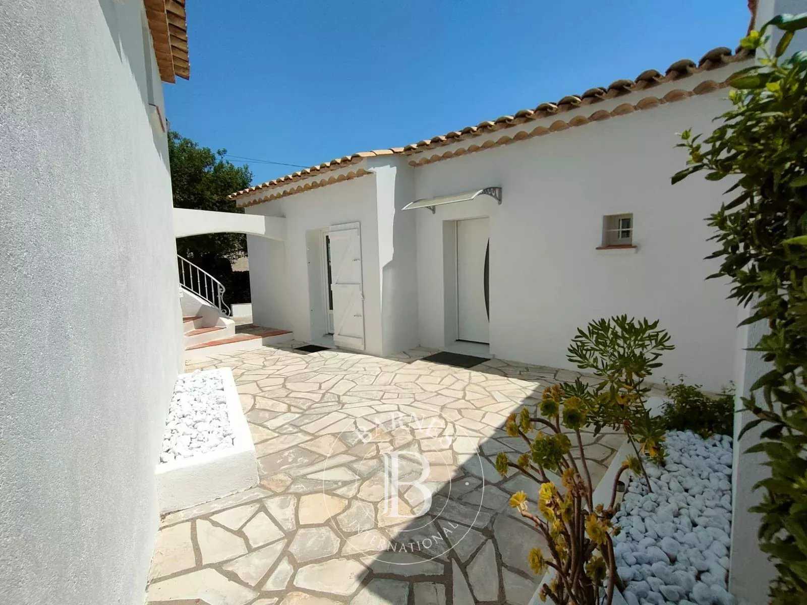 Villa Saint Aygulf  -  ref 86018479 (picture 2)