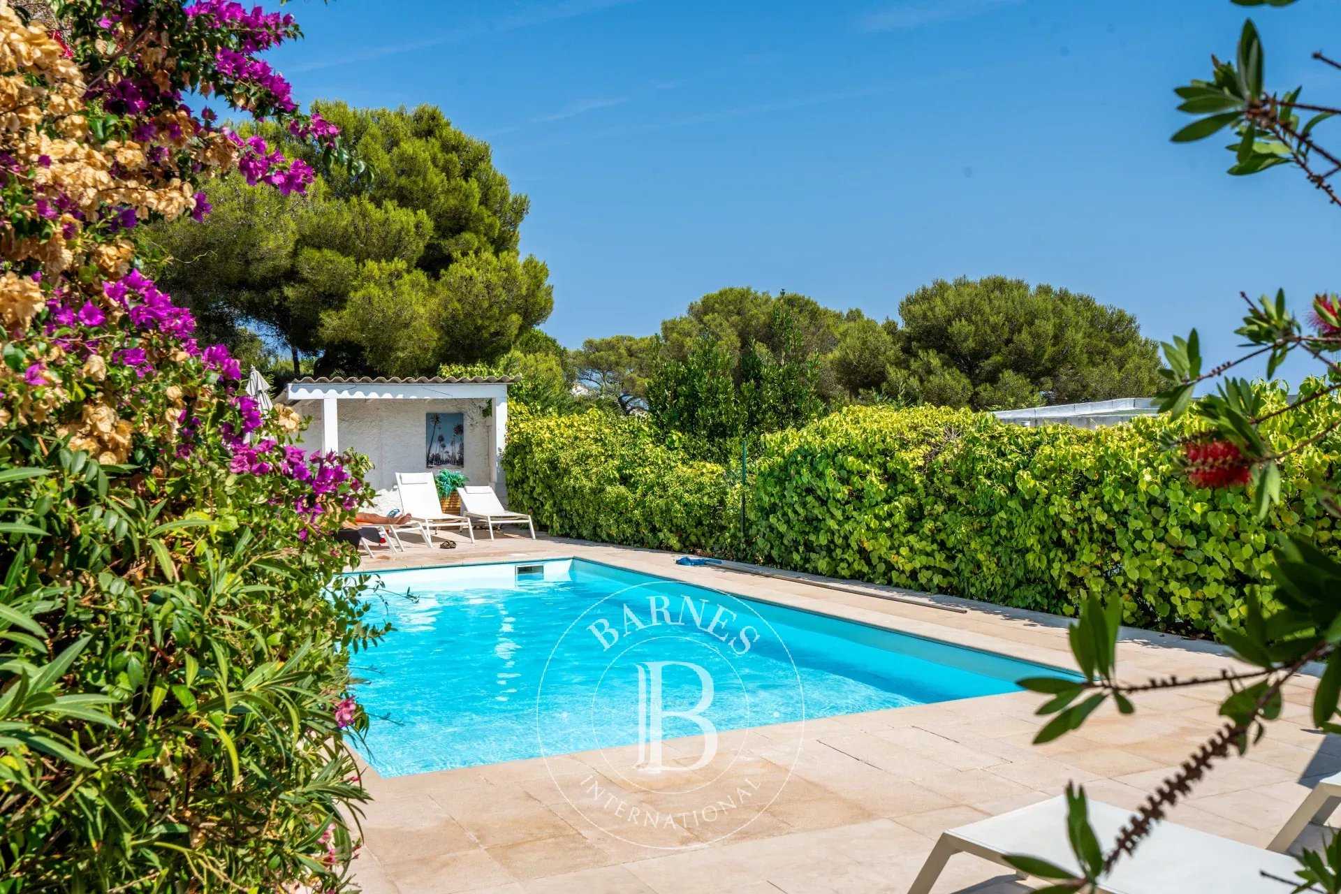 House Les Issambres  -  ref 86152254 (picture 2)