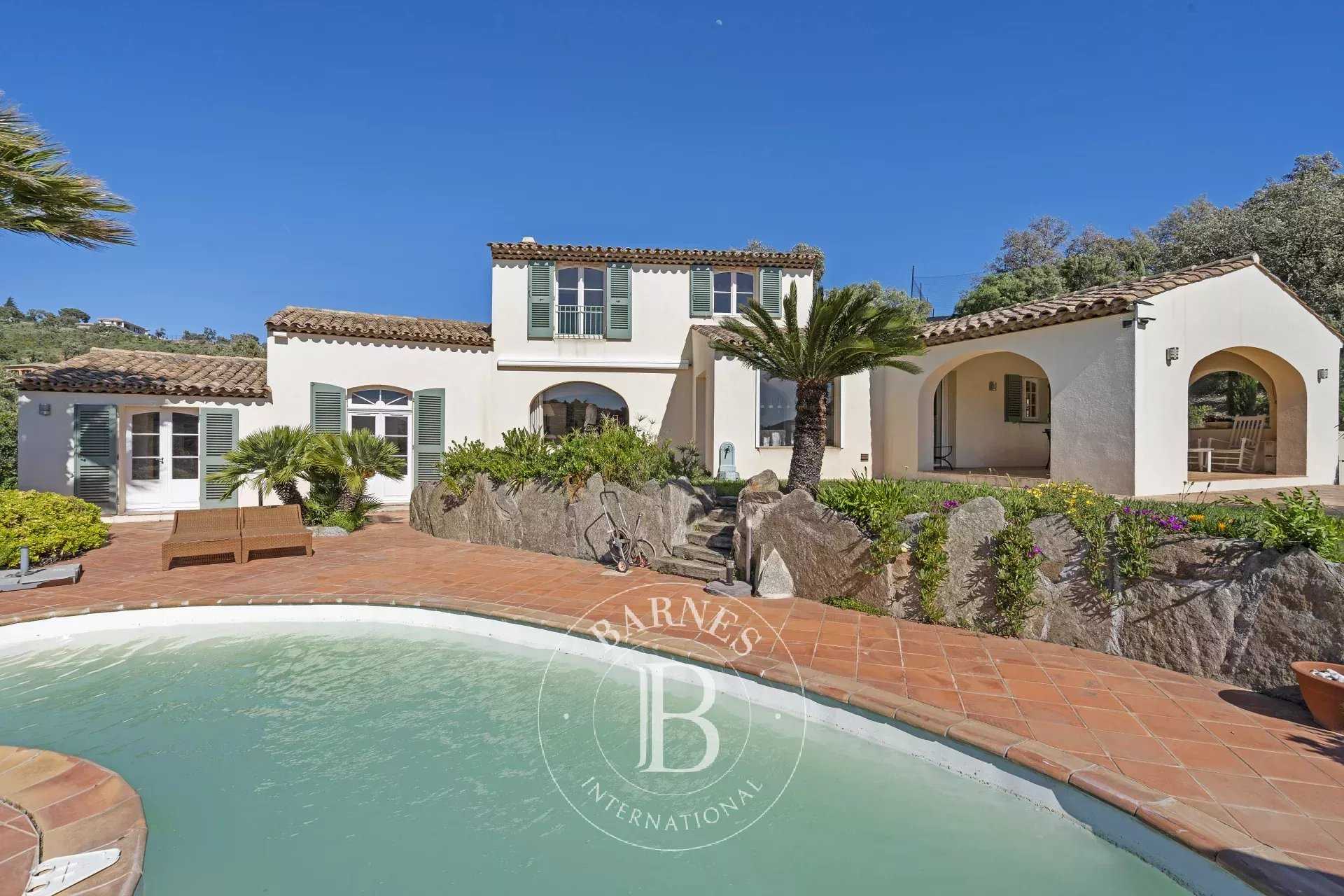 Villa Sainte-Maxime  -  ref 84570352 (picture 1)