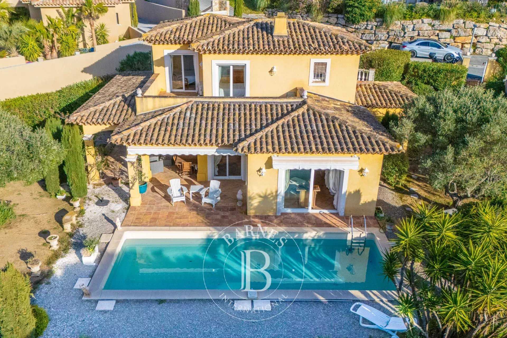 Villa Sainte-Maxime  -  ref 85676700 (picture 1)