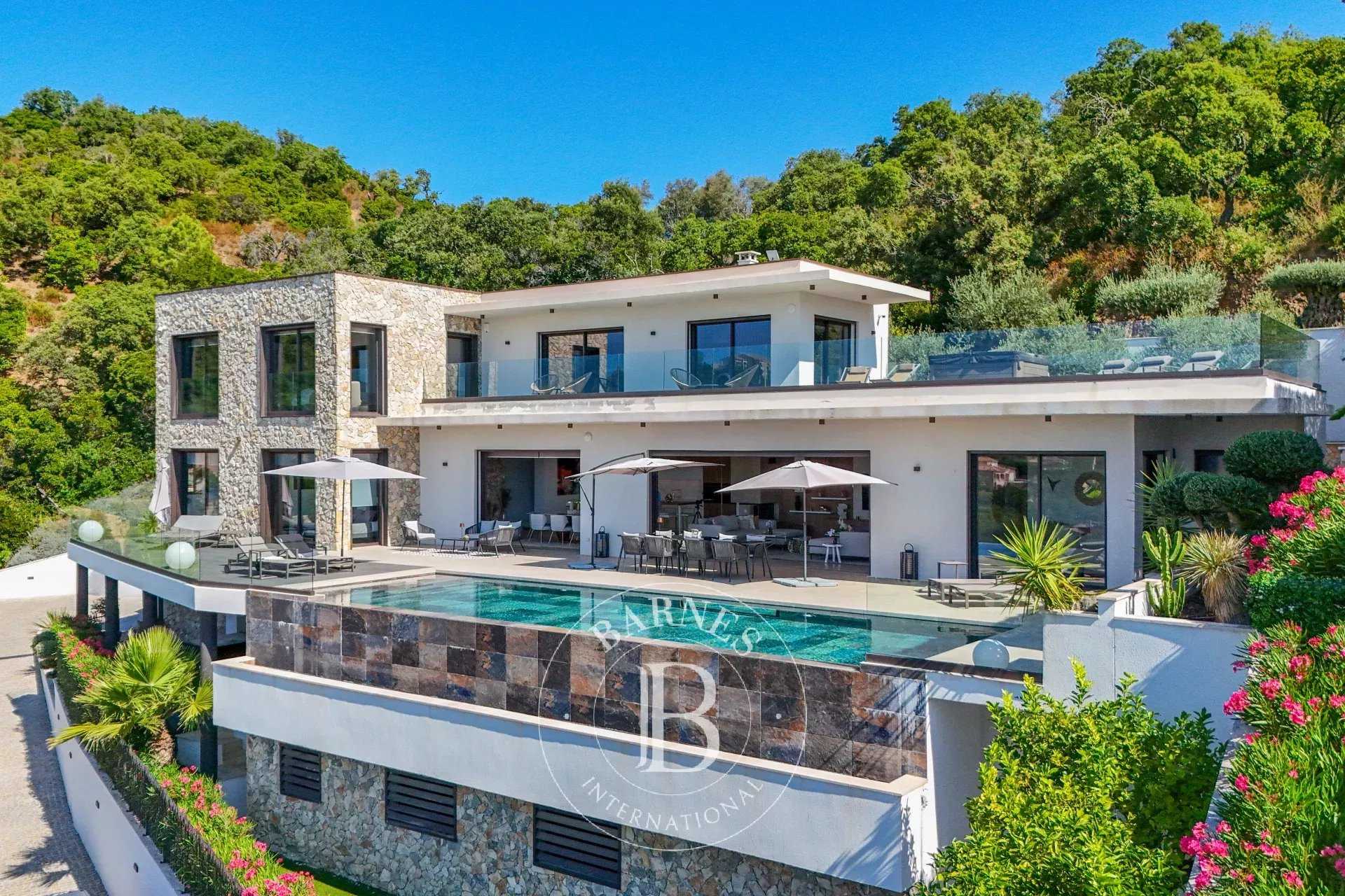 Villa Roquebrune-sur-Argens - Ref 85786303
