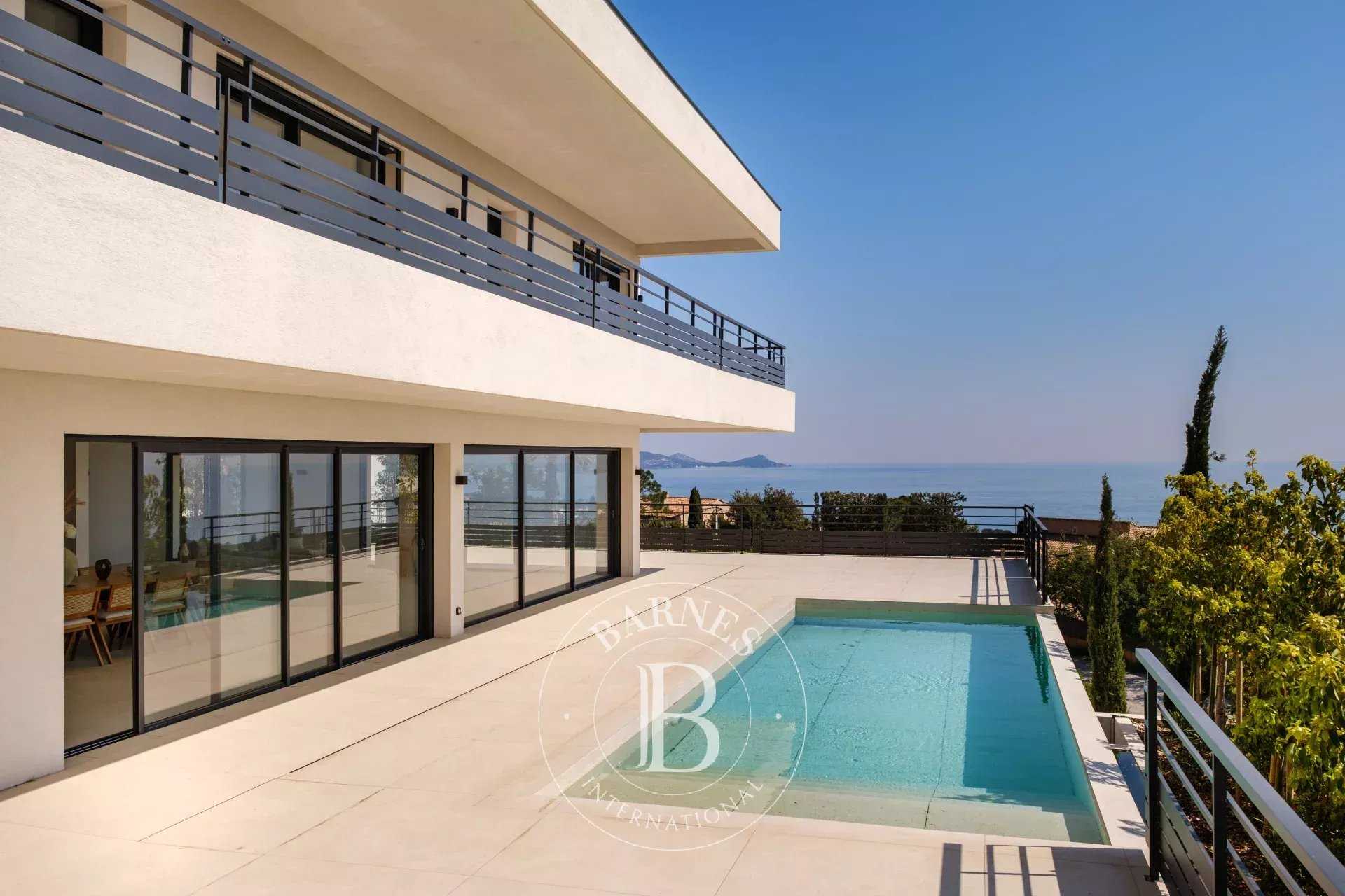 Villa Sainte-Maxime  -  ref 85909837 (picture 2)