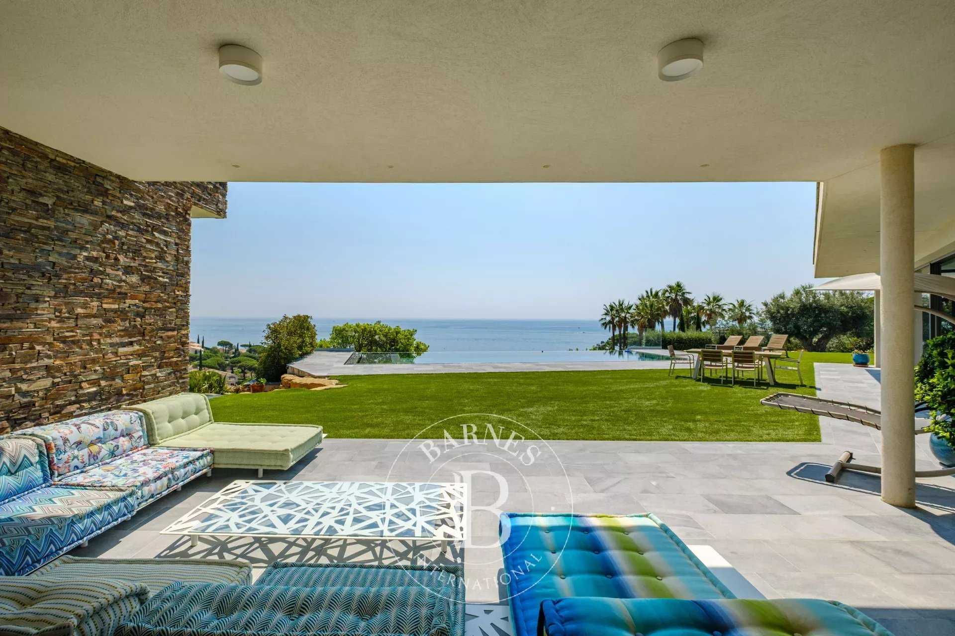 Villa Sainte-Maxime  -  ref 87185347 (picture 2)