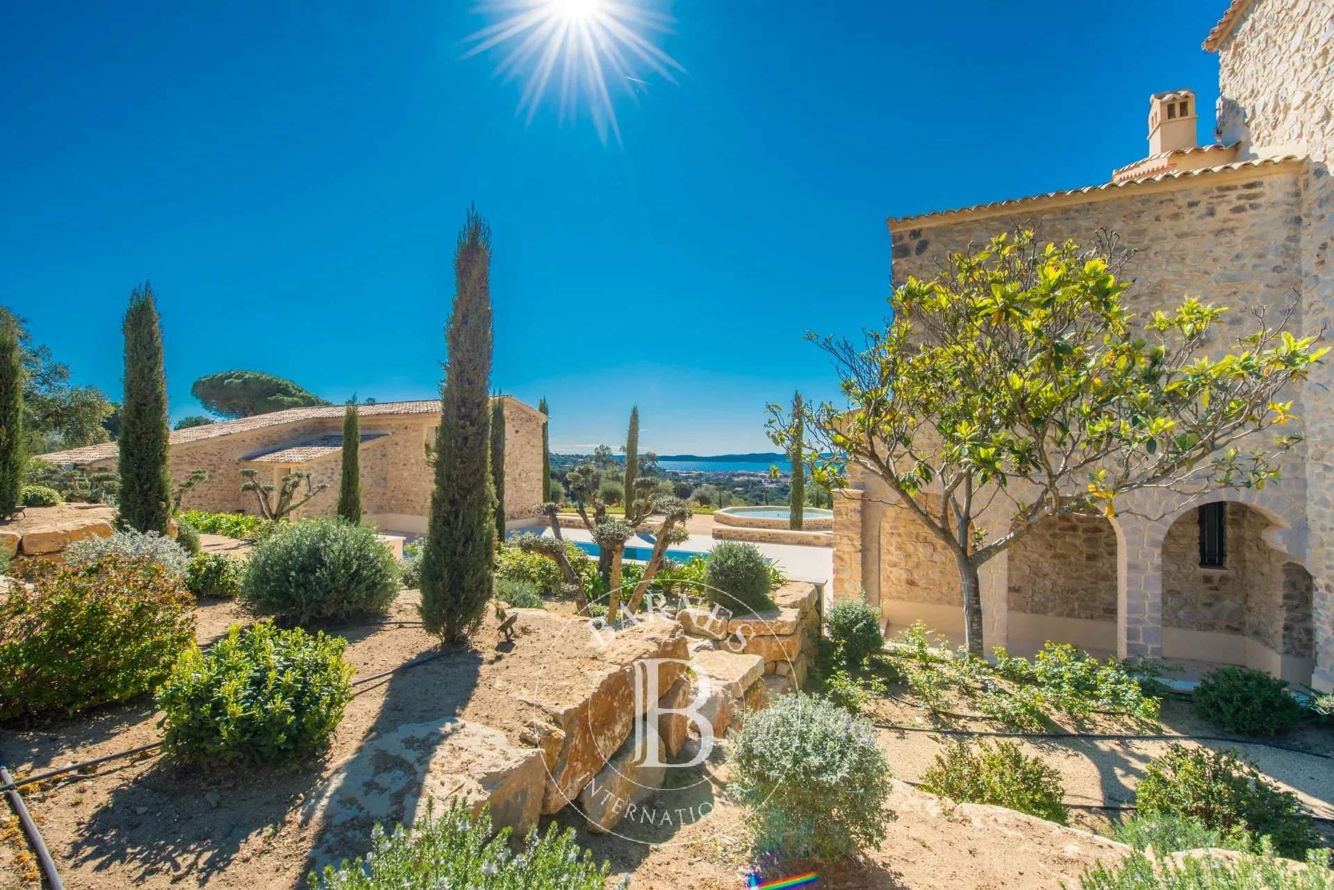 Sainte-Maxime  - Property 8 Bedrooms - picture 2