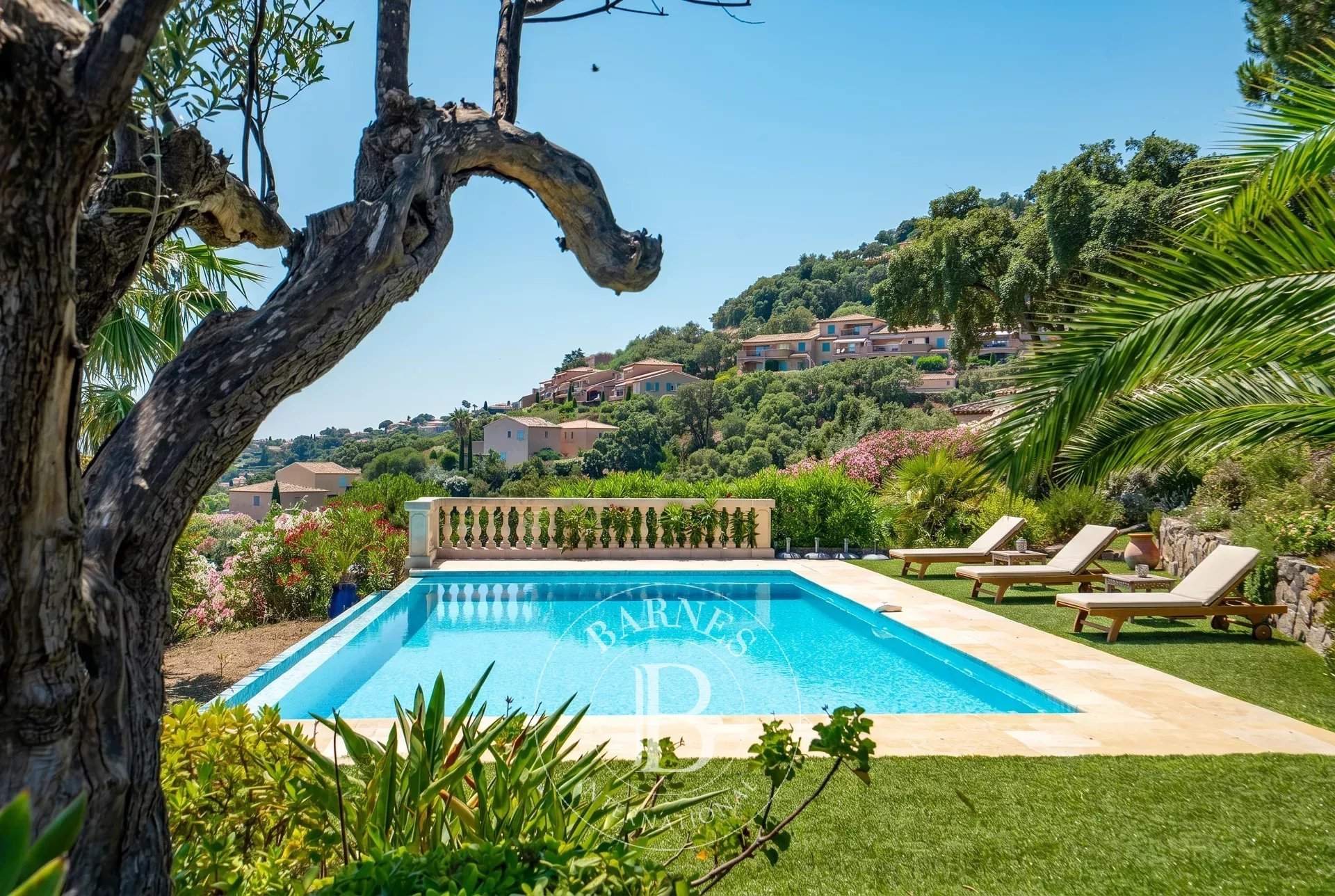 Sainte-Maxime  - Villa 10 Pi&egrave;ces 5 Chambres - picture 10