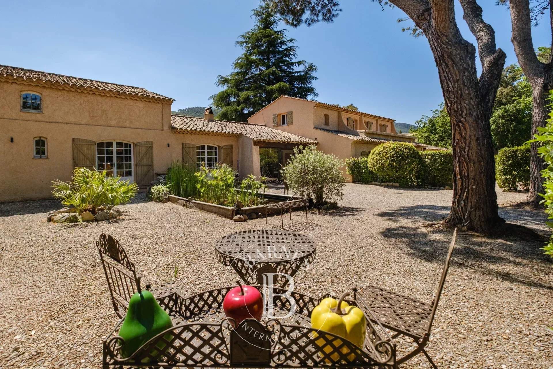 Le Plan-de-la-Tour  - Villa 12 Pi&egrave;ces 10 Chambres - picture 10