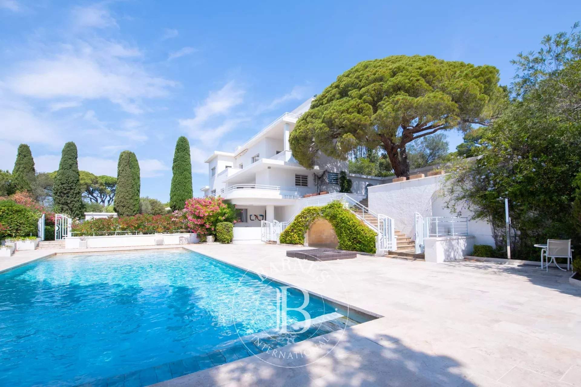 Sainte-Maxime  - Property 7 Bedrooms - picture 10