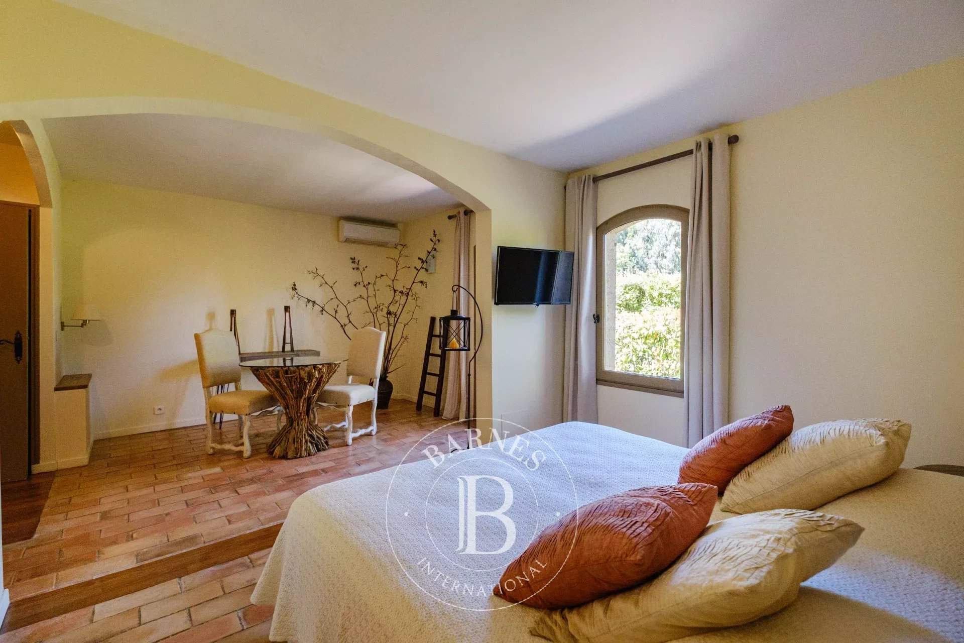 Le Plan-de-la-Tour  - Villa 12 Pi&egrave;ces 10 Chambres - picture 8