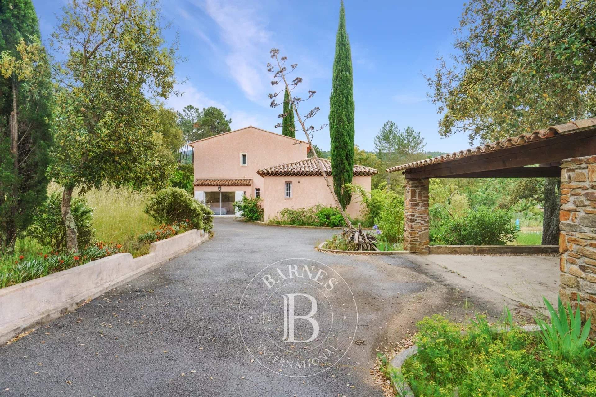 Le Muy  - Villa 5 Bedrooms - picture 2