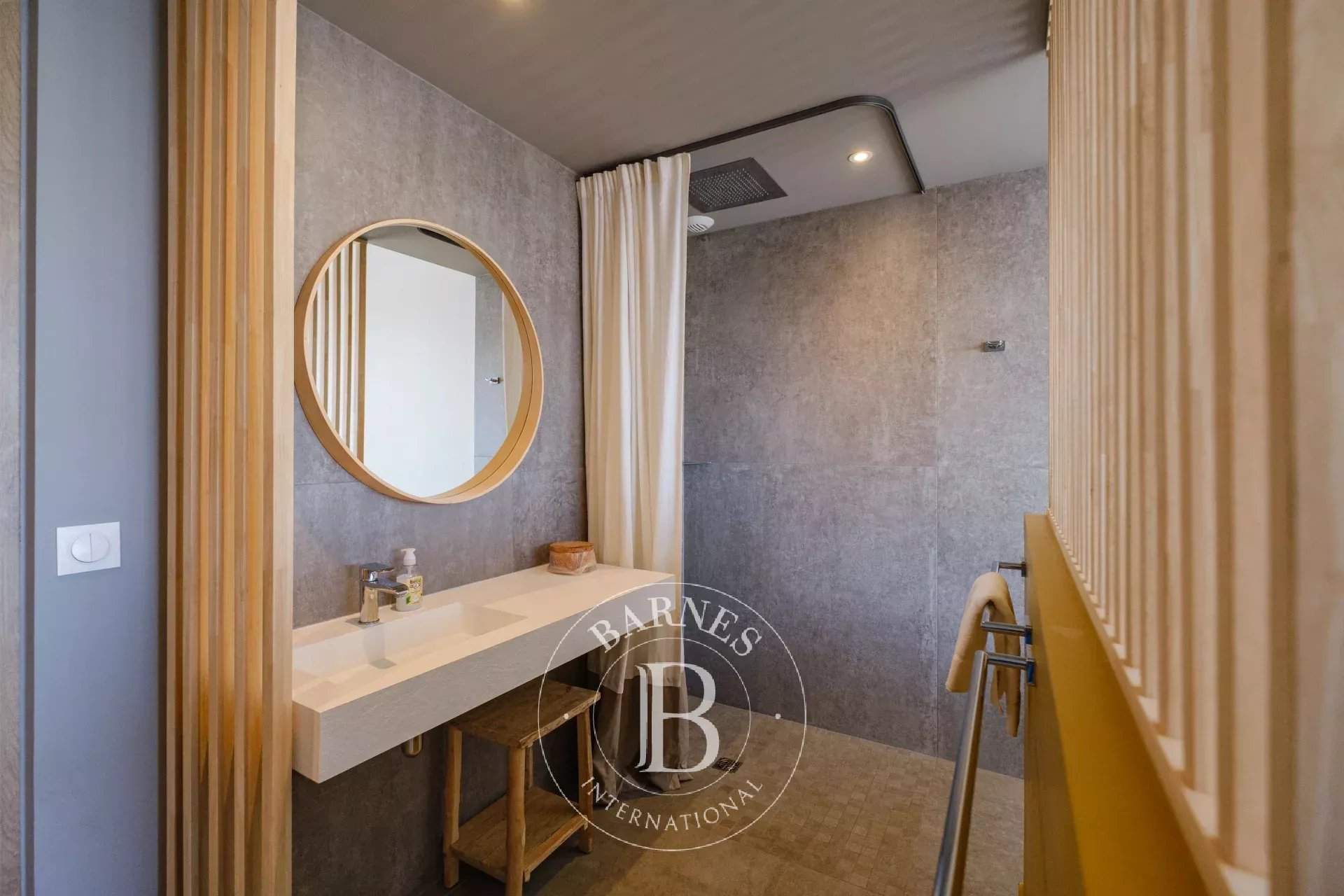 SEASONAL RENTAL - SAINTE-MAXIME - MODERN VILLA - 6 BEDROOMS - SEA VIEW picture 9