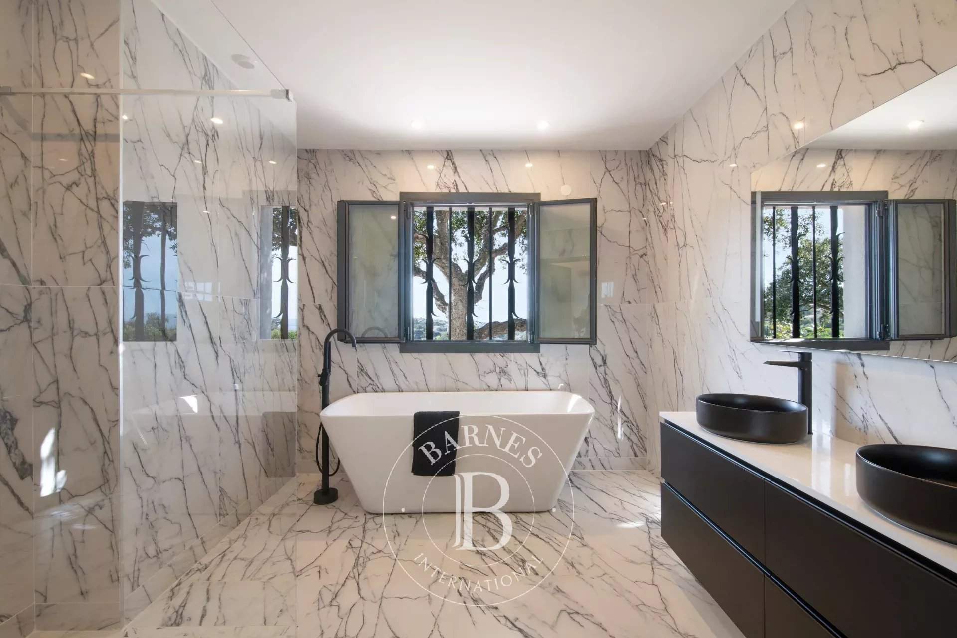 Sainte-Maxime  - Villa 10 Pi&egrave;ces 5 Chambres - picture 6