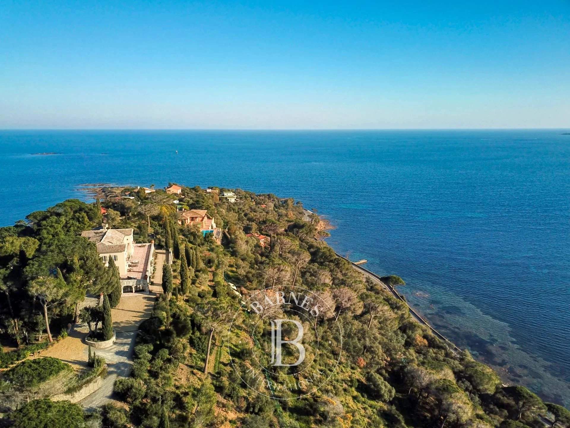 Sainte-Maxime  - Property 6 Bedrooms - picture 20
