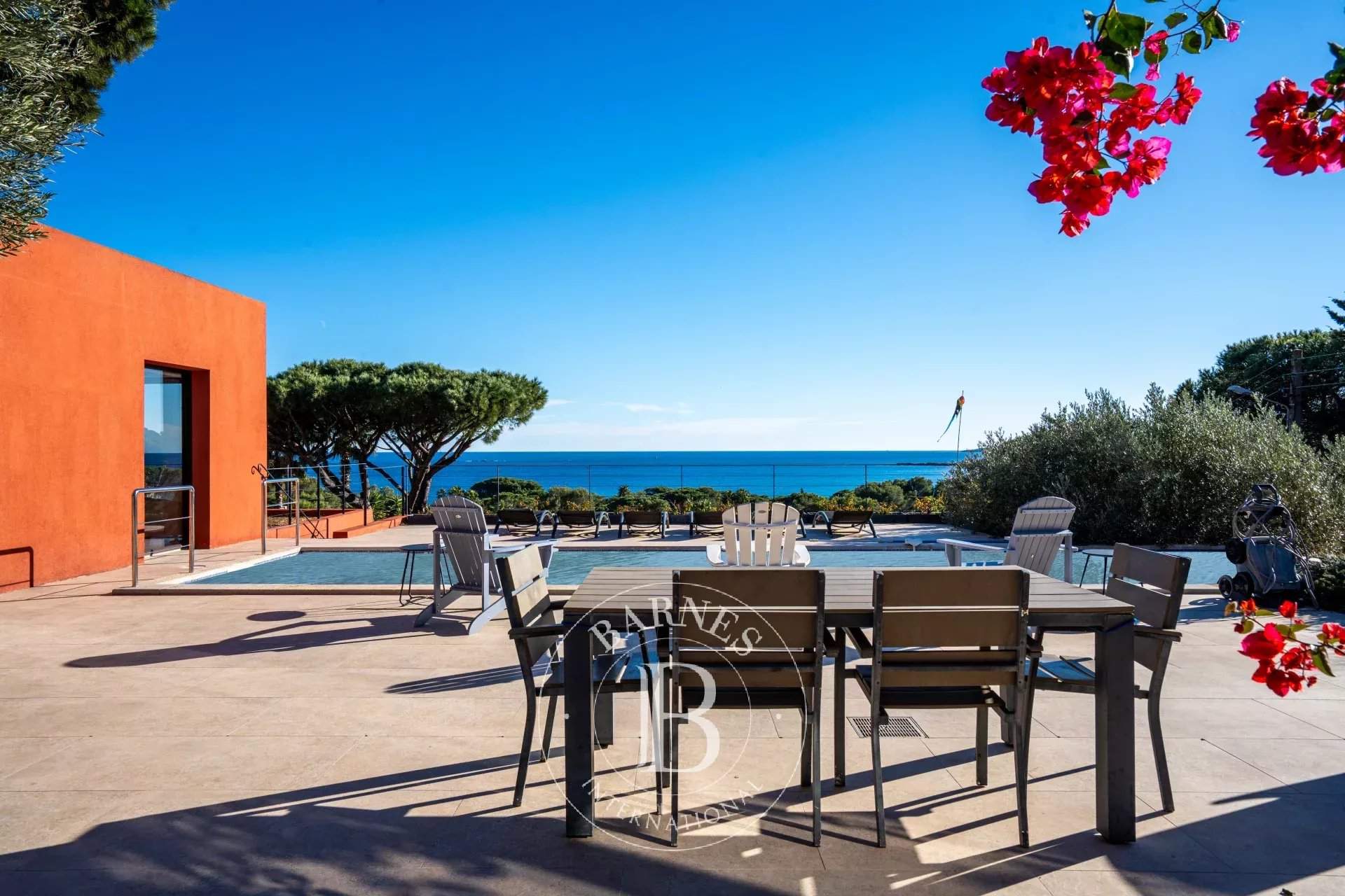 Sainte-Maxime  - Maison 7 Pi&egrave;ces 4 Chambres - picture 2