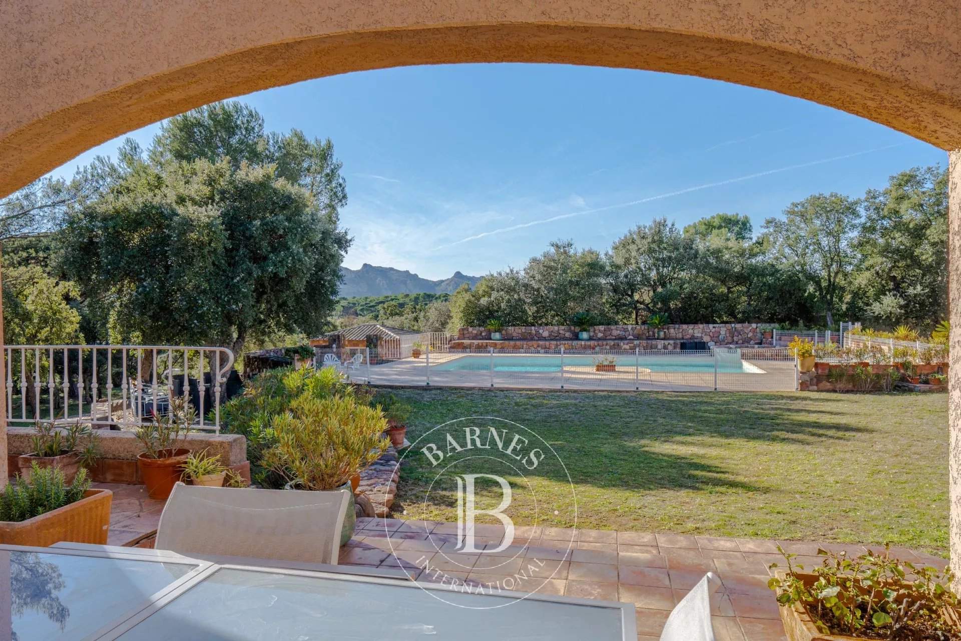 Roquebrune-sur-Argens  - Villa 8 Pi&egrave;ces 6 Chambres - picture 3