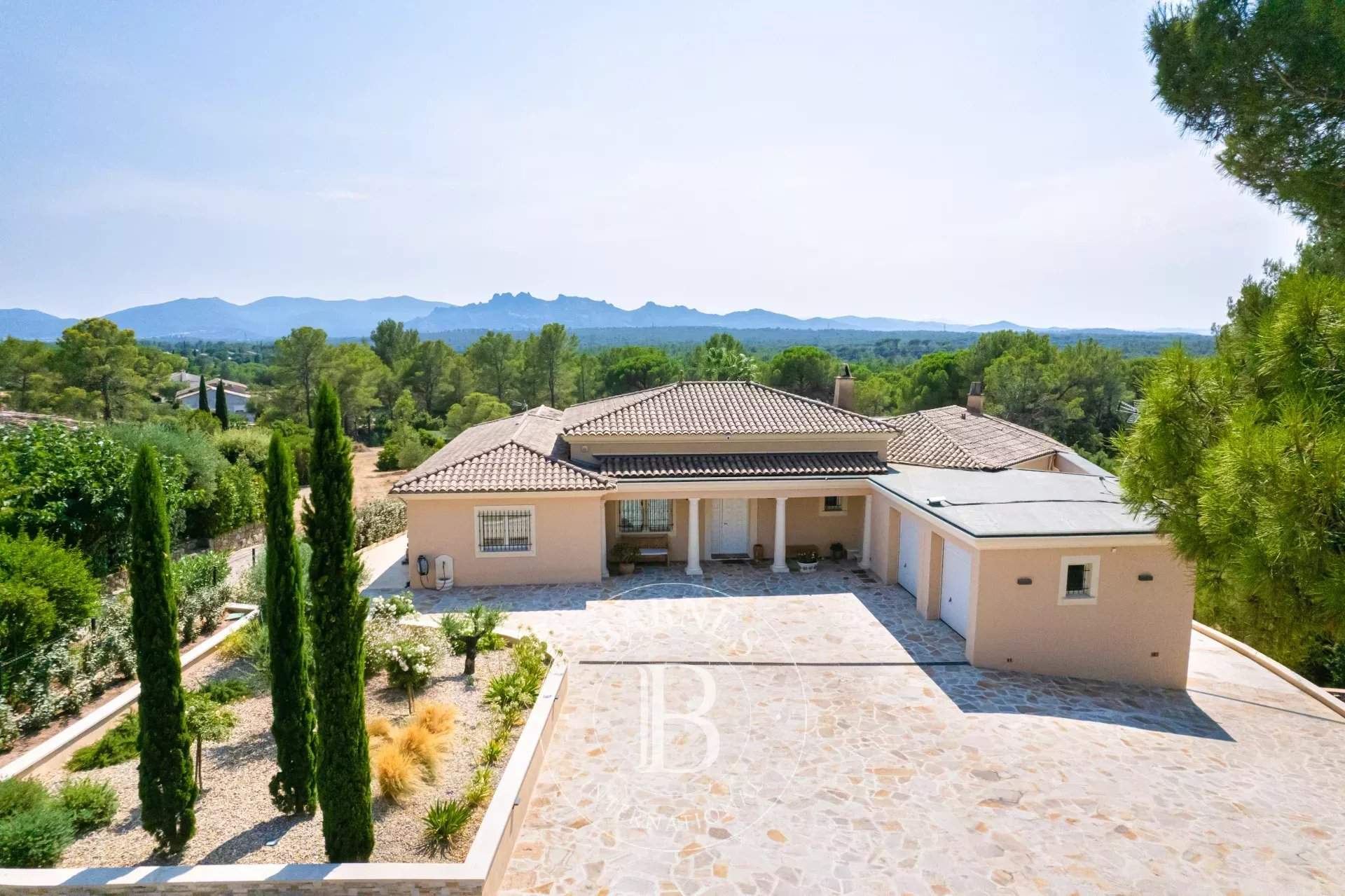 Roquebrune-sur-Argens  - Villa  - picture 2