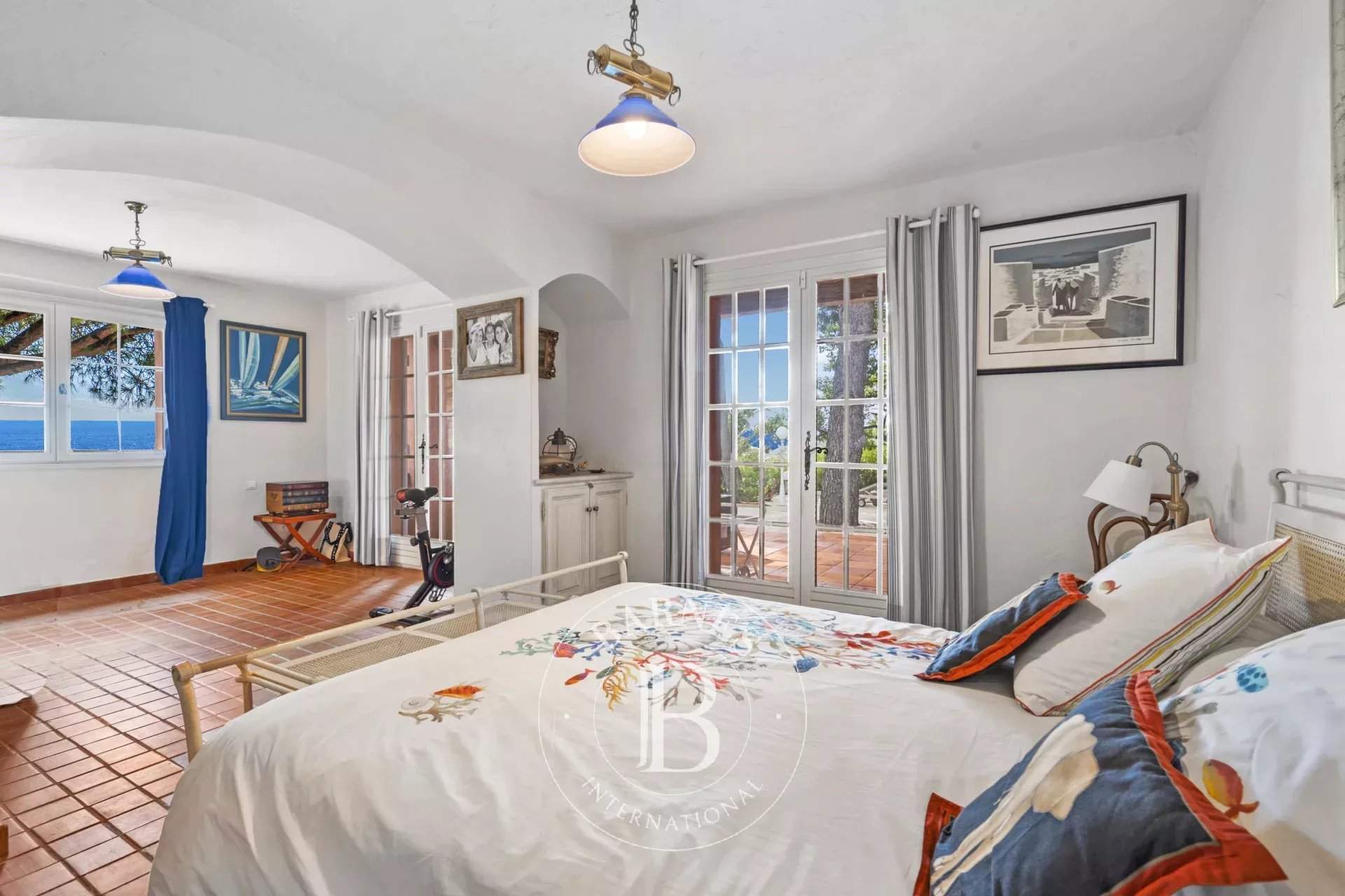 Sainte-Maxime  - Villa 10 Pi&egrave;ces 8 Chambres - picture 5