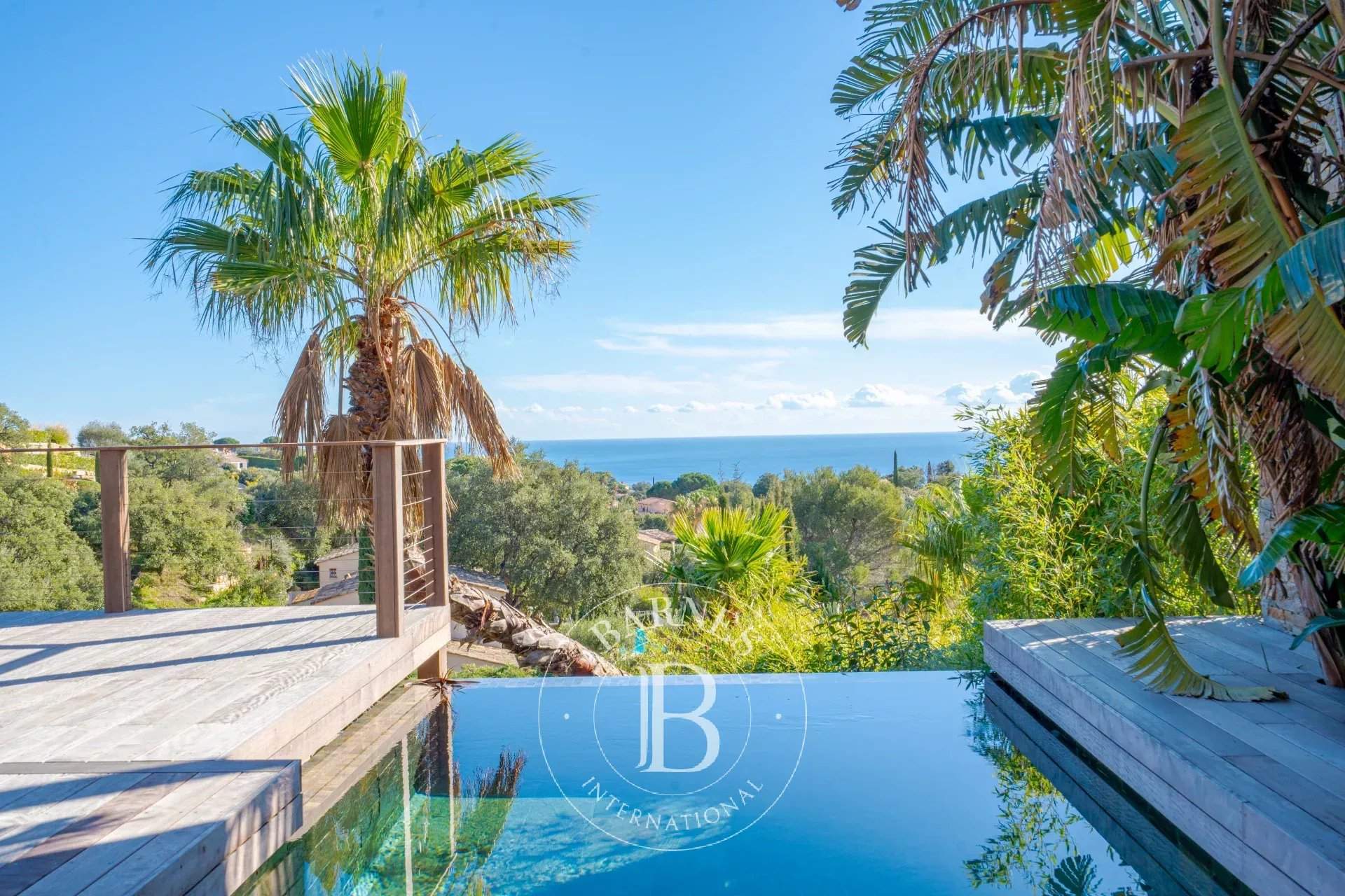 Sainte-Maxime  - Property 7 Bedrooms - picture 15