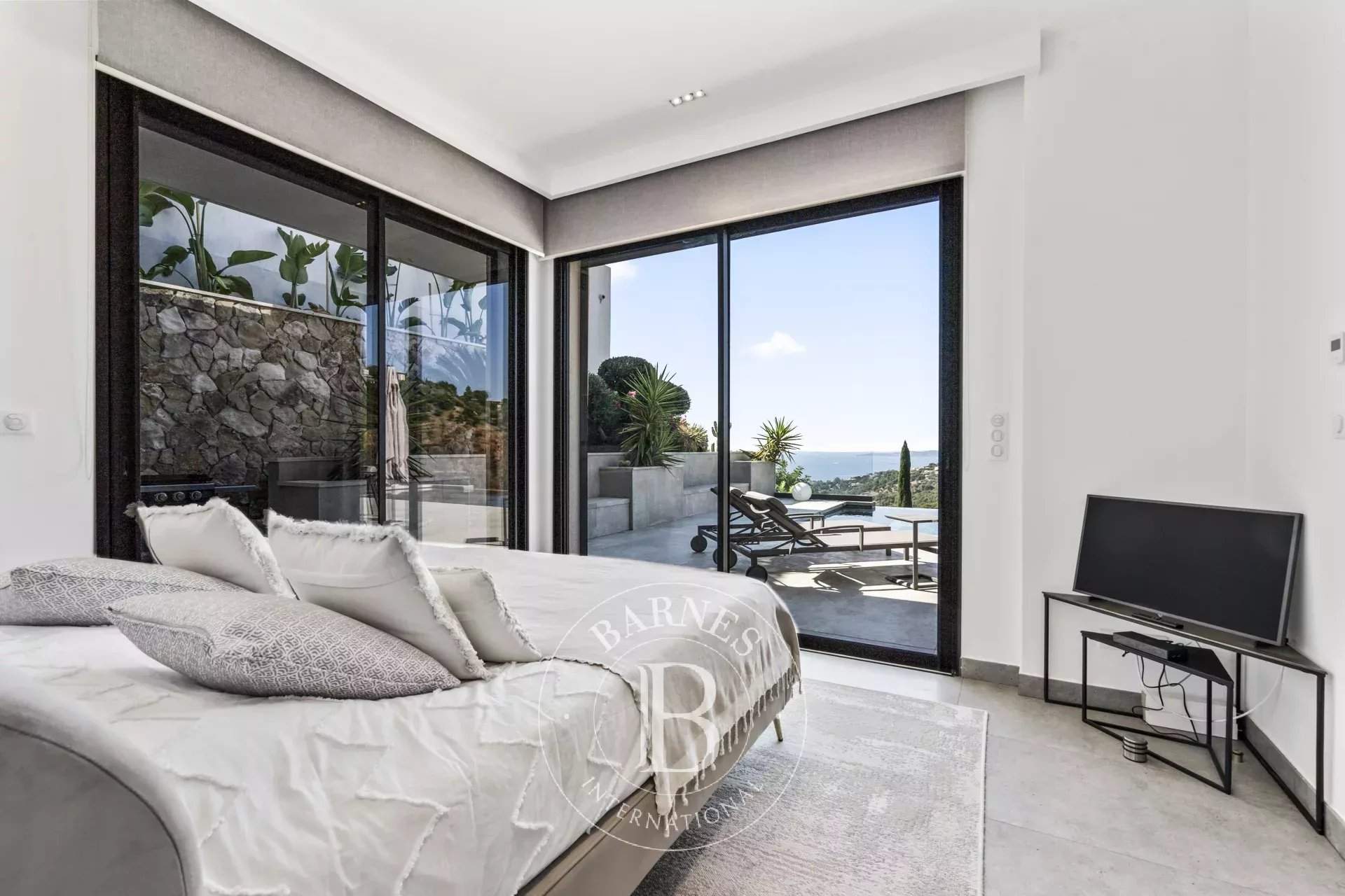 Roquebrune-sur-Argens  - Villa  4 Chambres - picture 8