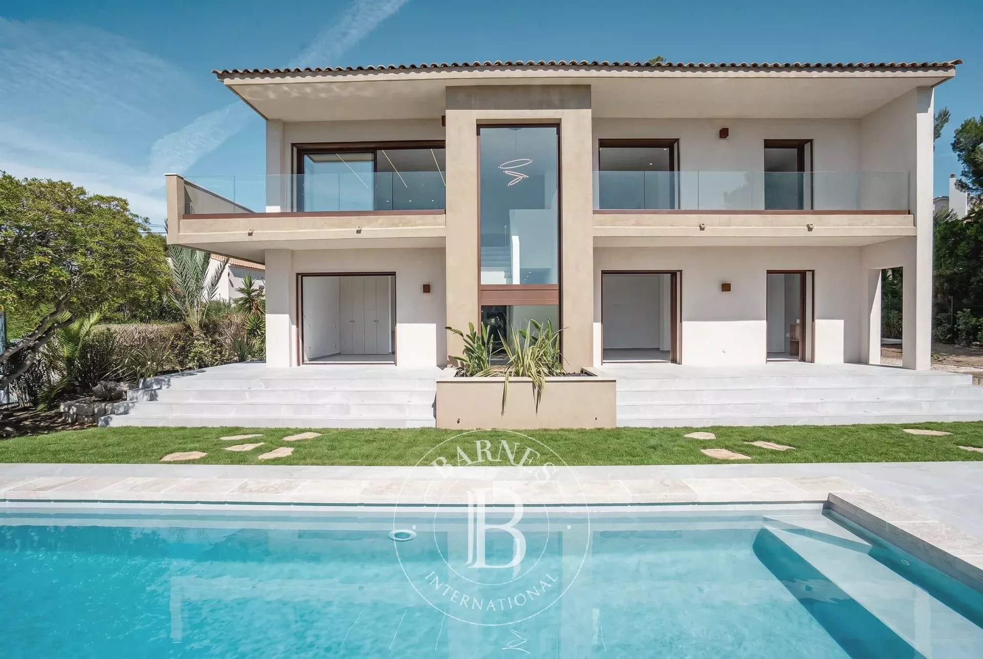 Roquebrune-sur-Argens  - Villa 7 Pi&egrave;ces 5 Chambres - picture 1