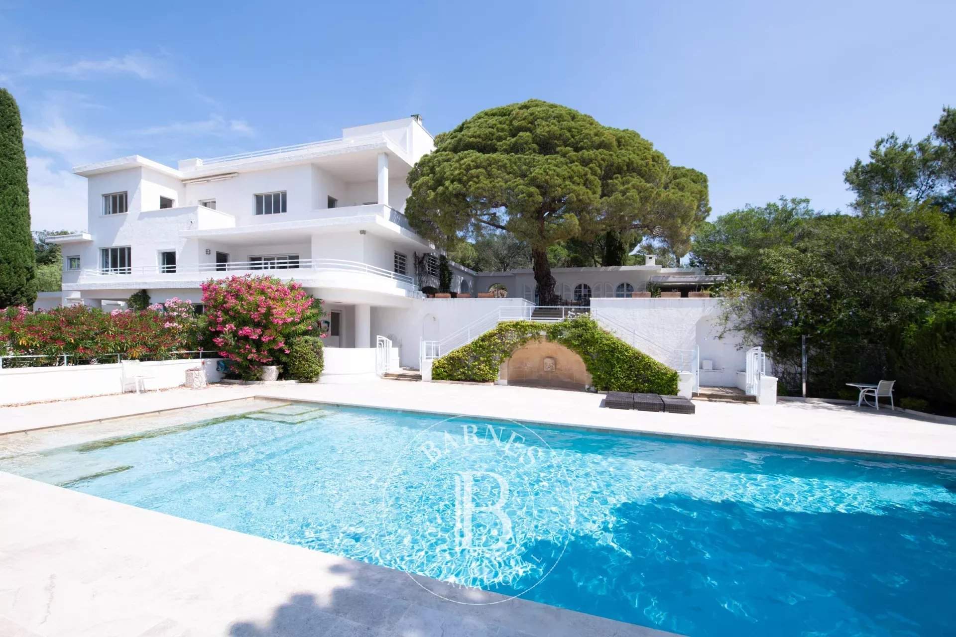 Sainte-Maxime  - Property 7 Bedrooms - picture 8