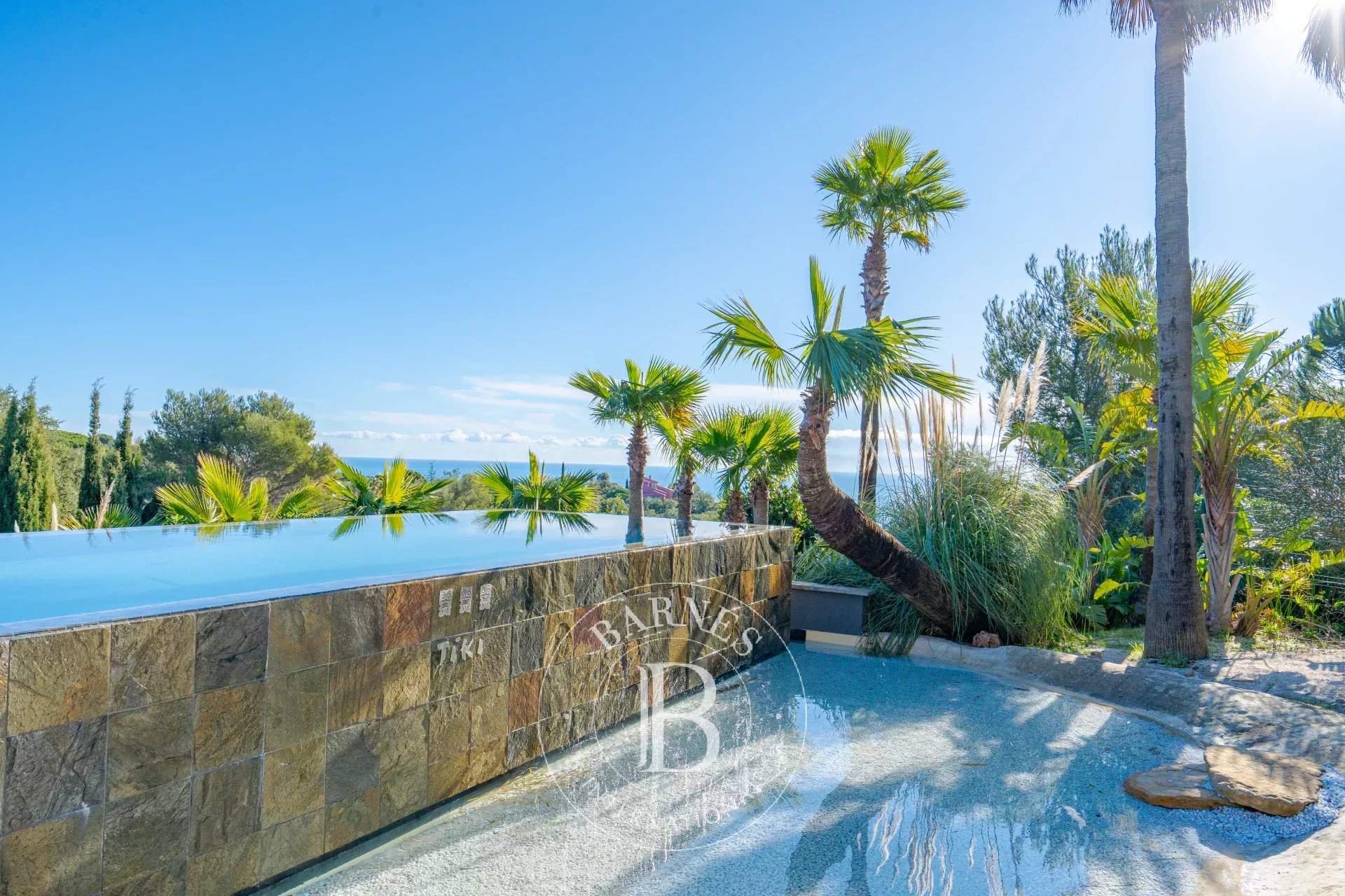 Sainte-Maxime  - Property 7 Bedrooms - picture 13