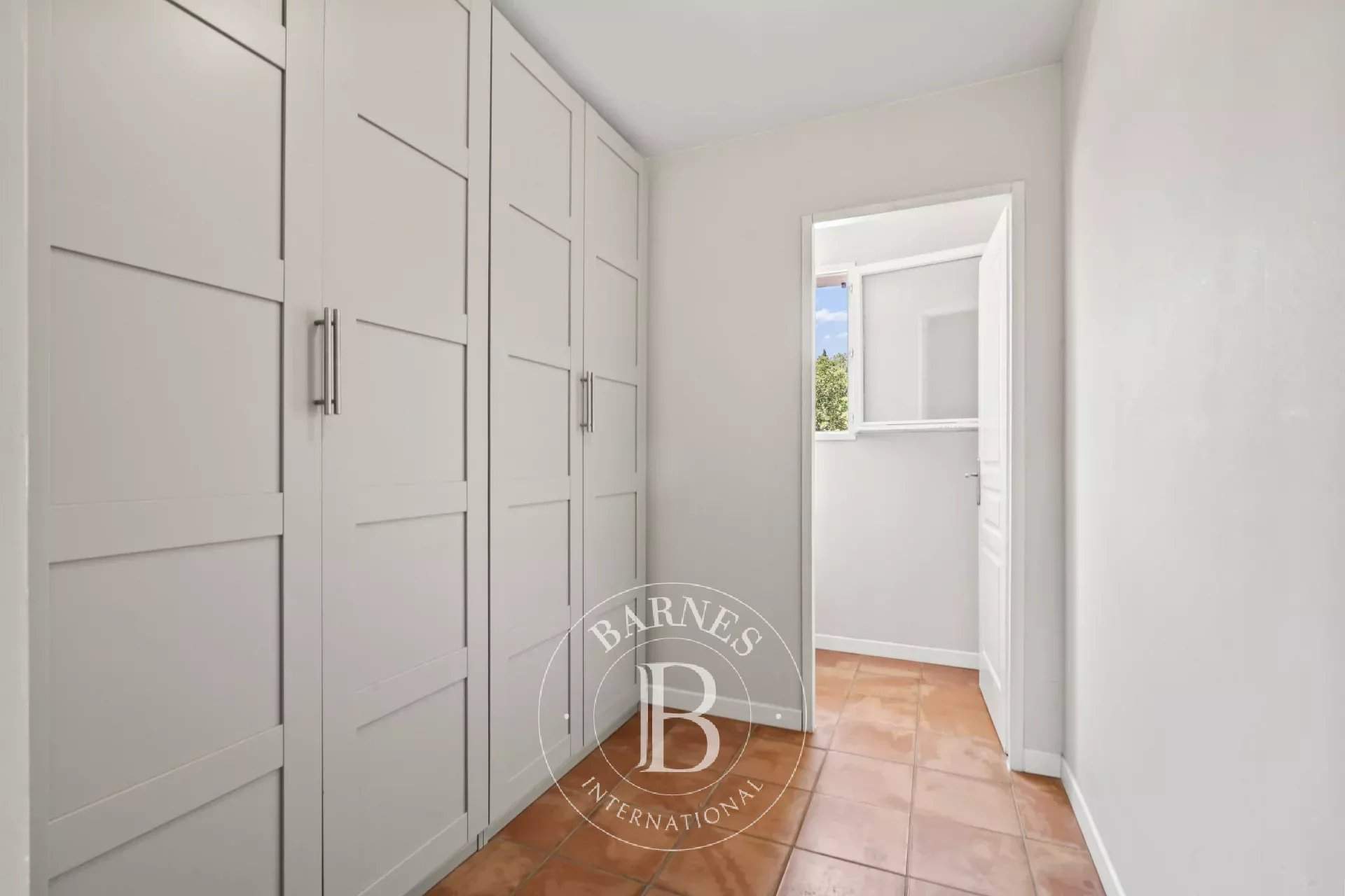 Le Muy  - Villa 7 Pi&egrave;ces 5 Chambres - picture 11