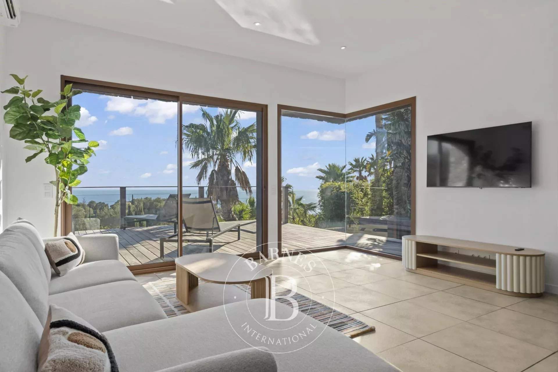 Sainte-Maxime  - Property 7 Bedrooms - picture 16