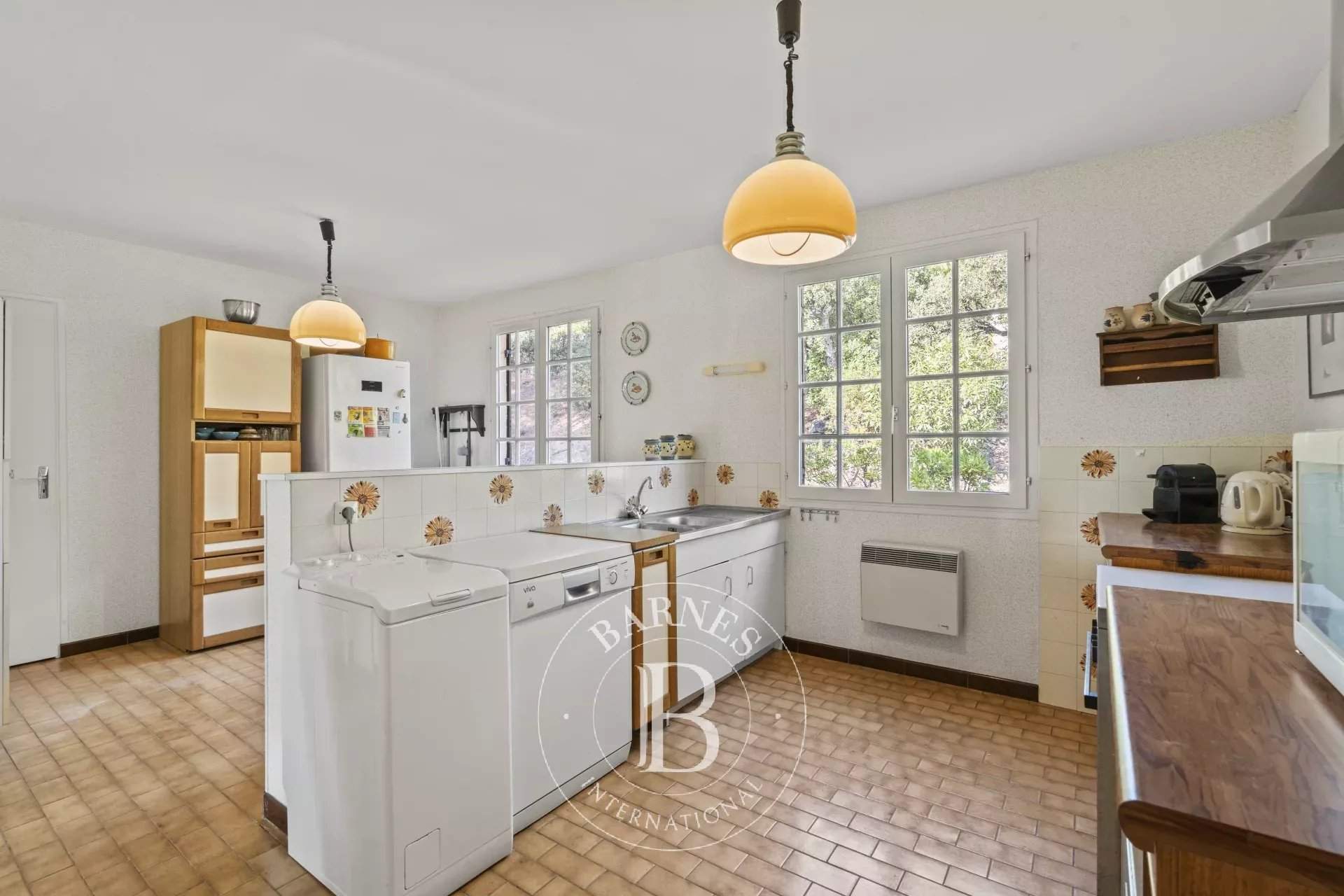 Sainte-Maxime  - Maison 7 Pi&egrave;ces 5 Chambres - picture 7